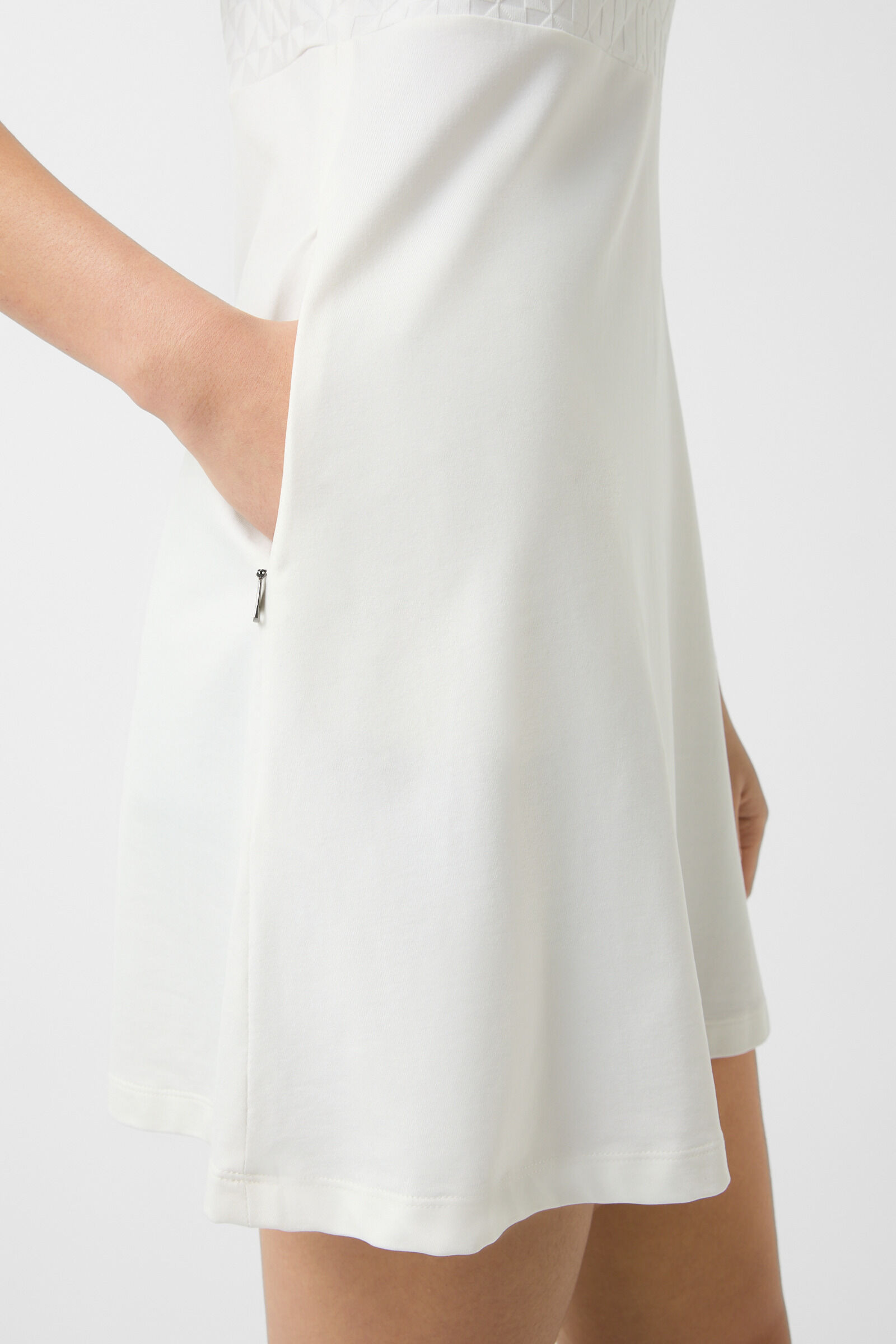 Vivi dress in Off-White - 5