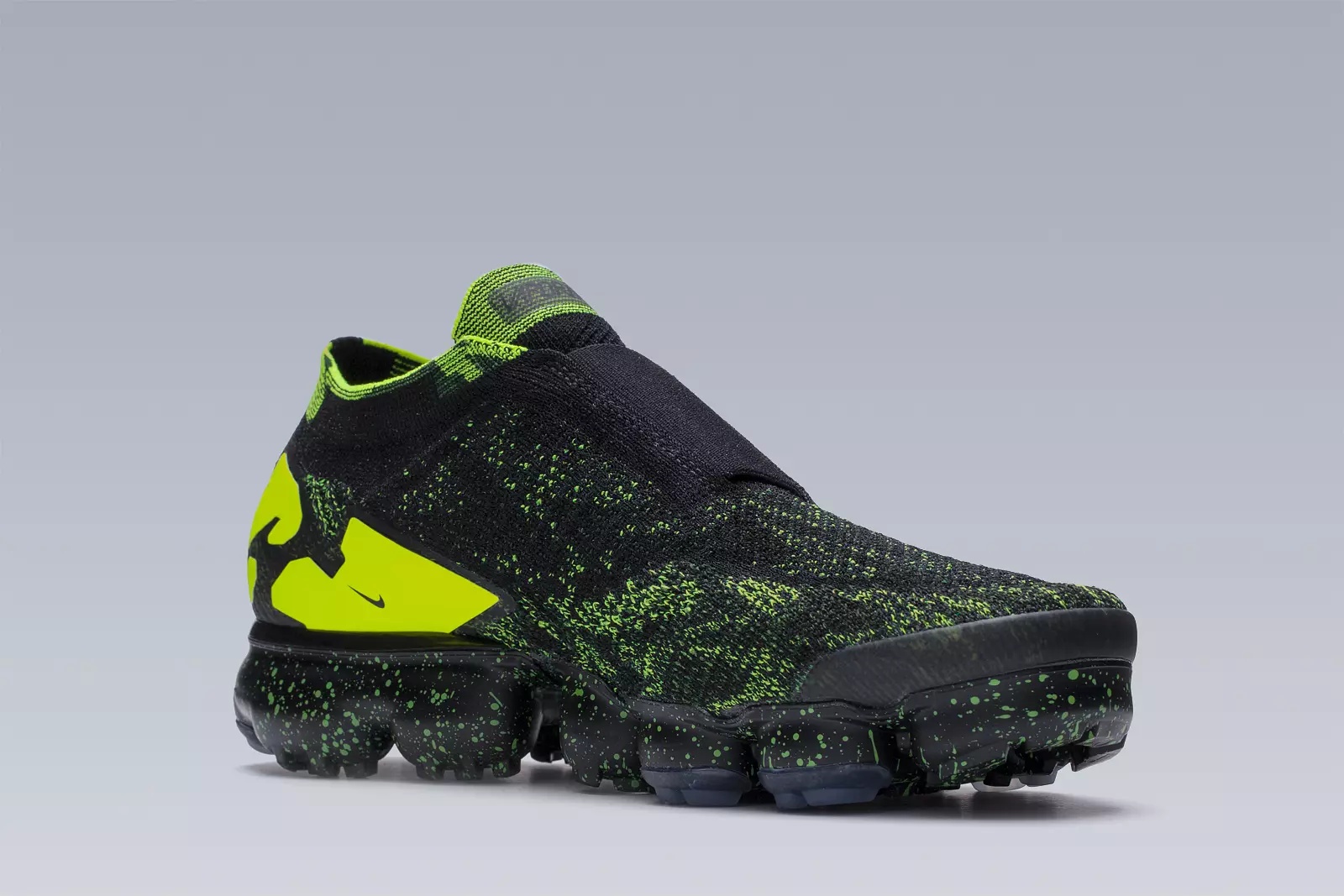 AVM-007 Nike® Air VaporMax Flyknit Moc 2  / Acronym® Black / Volt / Black - 6