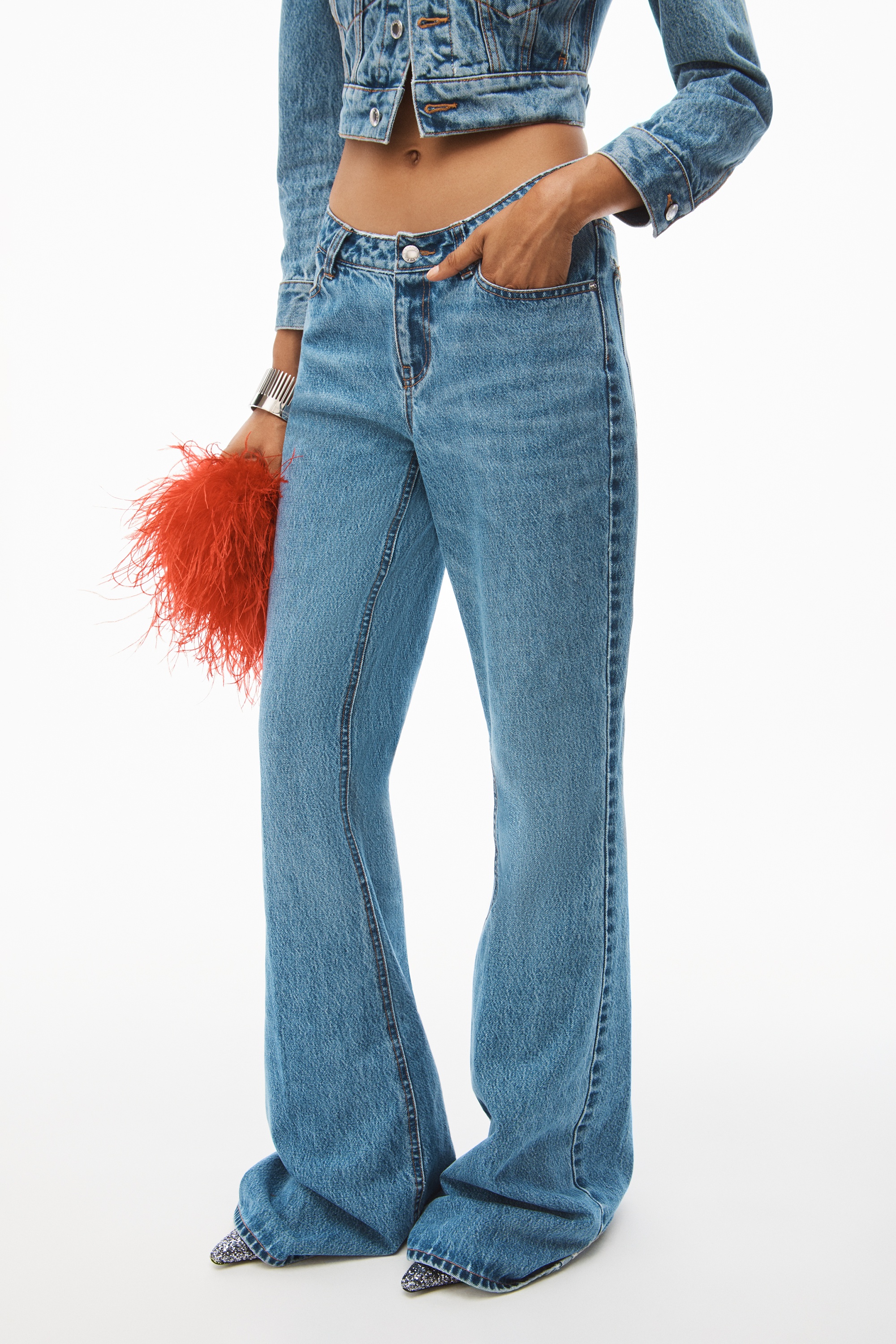 SCOOP FRONT FLARE JEAN IN DENIM - 3