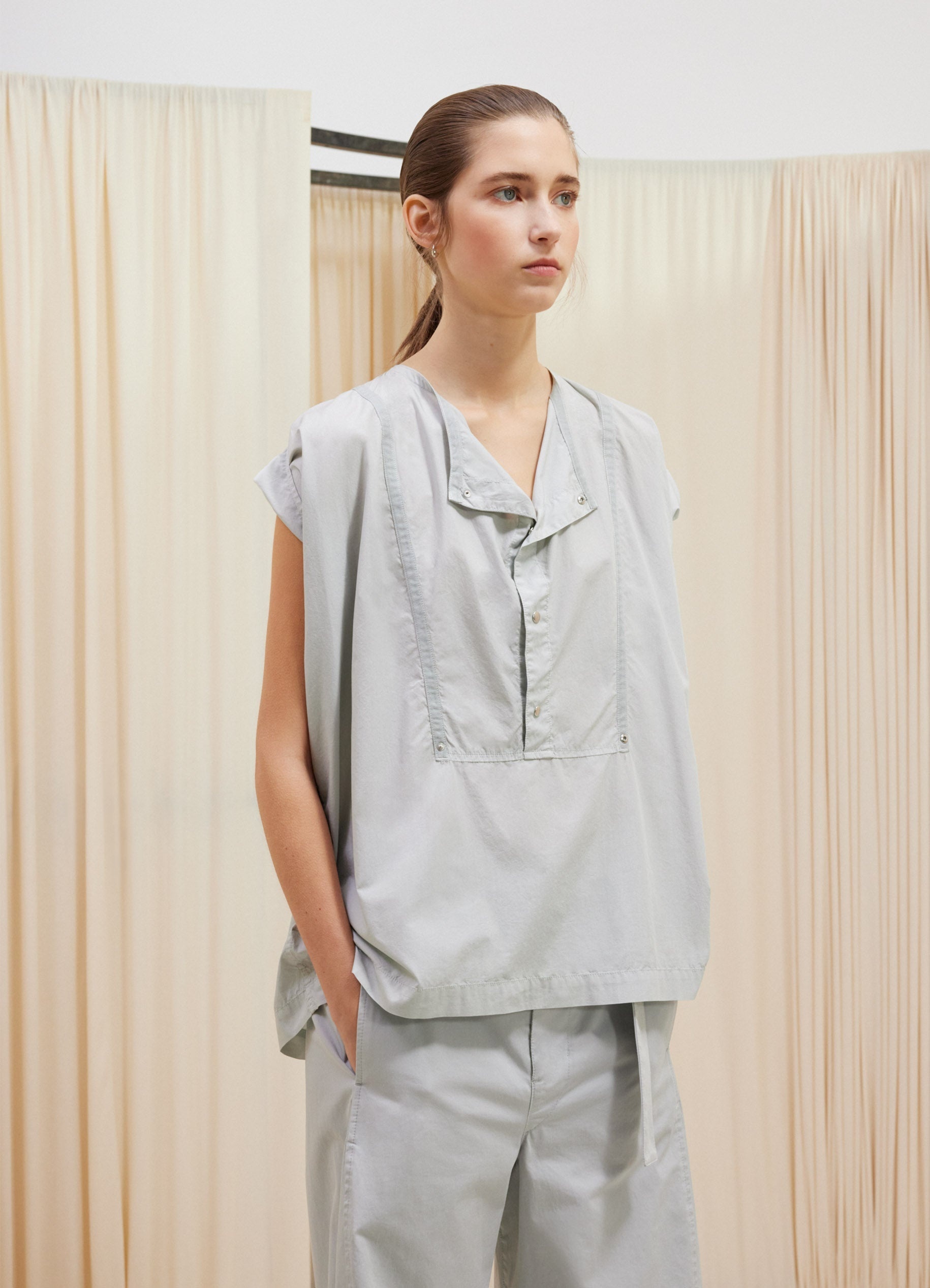 CAP SLEEVE TOP WITH SNAPS - 2