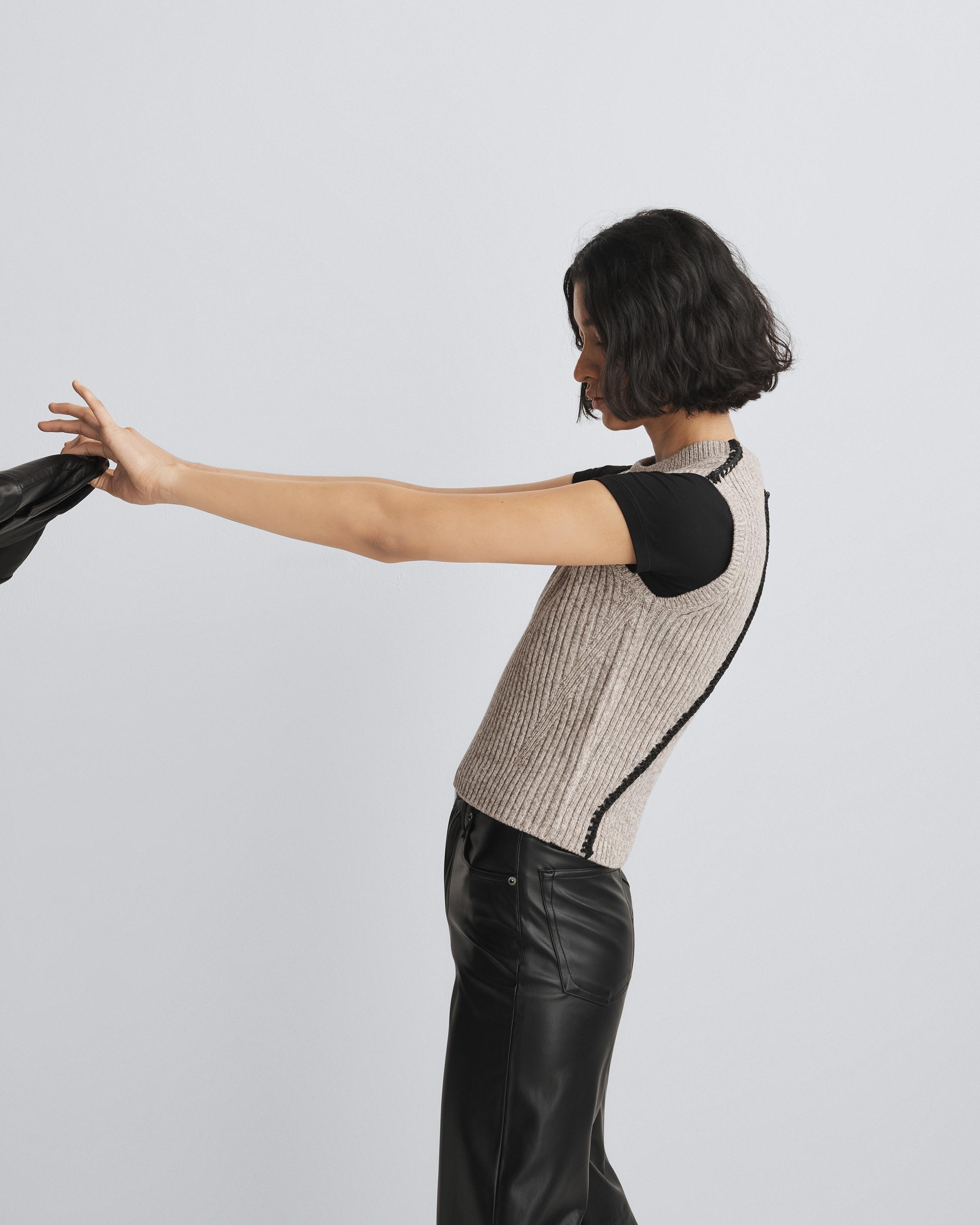 Ingrid Wool Vest
Relaxed Fit - 7