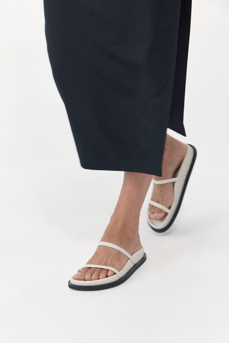 ST. AGNI Fine Strap Slide - Cool White outlook