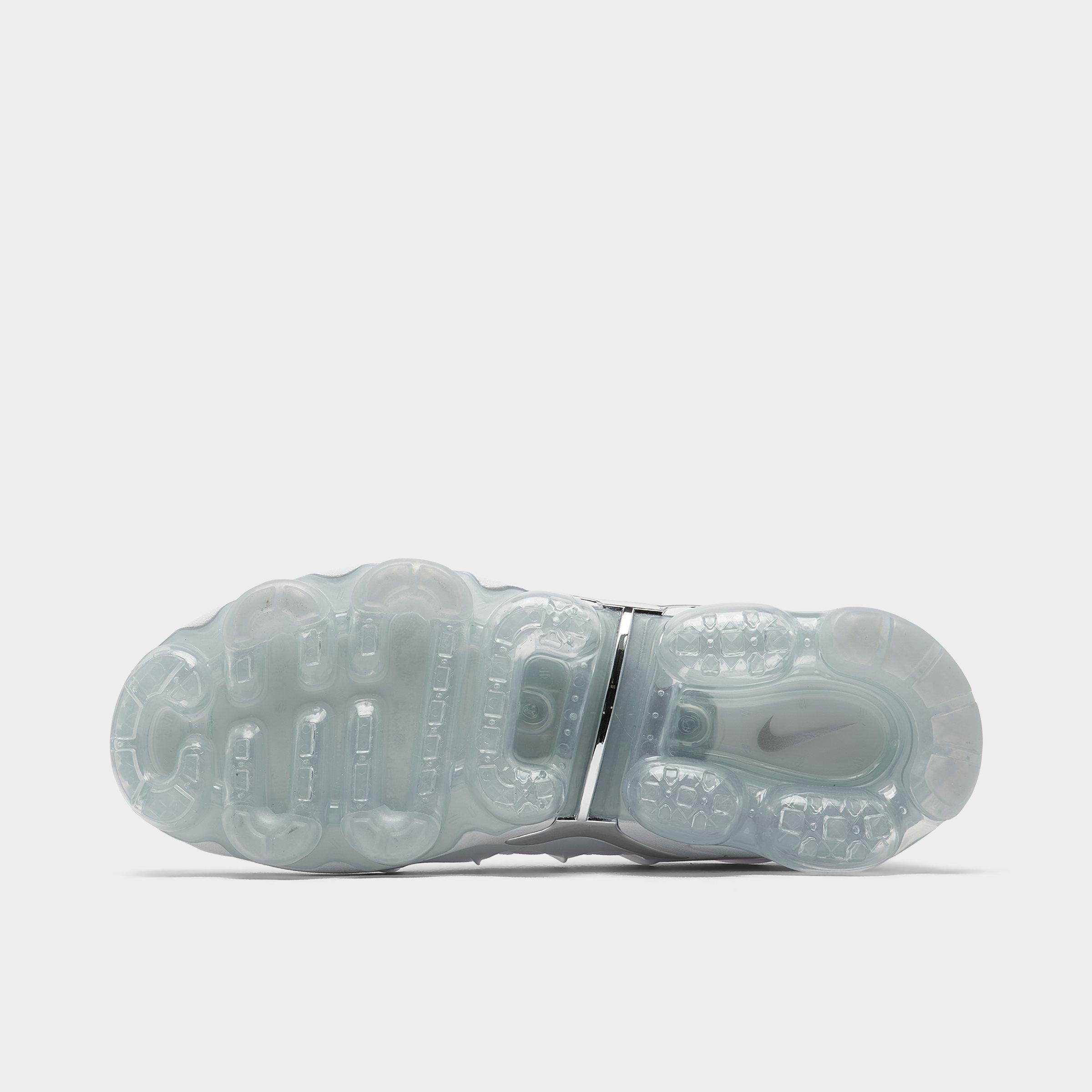 WOMEN'S NIKE AIR VAPORMAX PLUS RUNNING SHOES (BIG KIDS' SIZING AVAILABLE) - 6