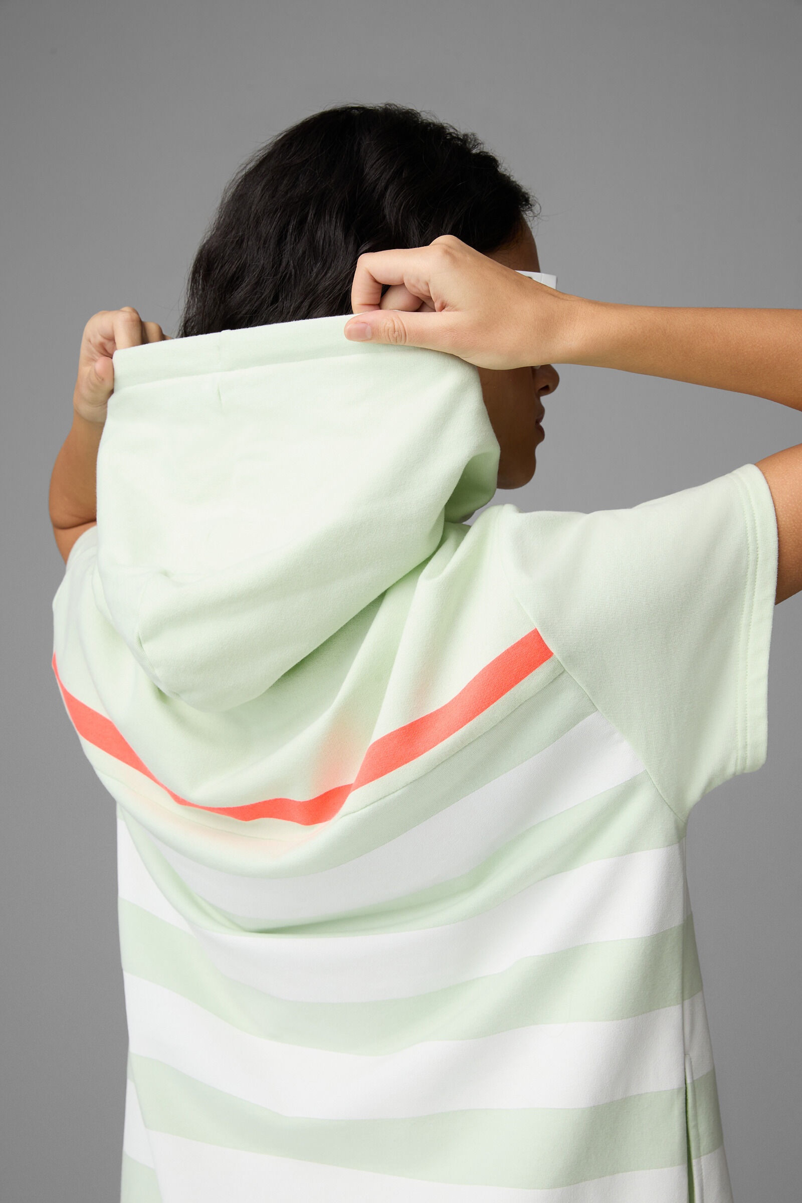 Yalda Sweatshirt dress in Light green/White - 4