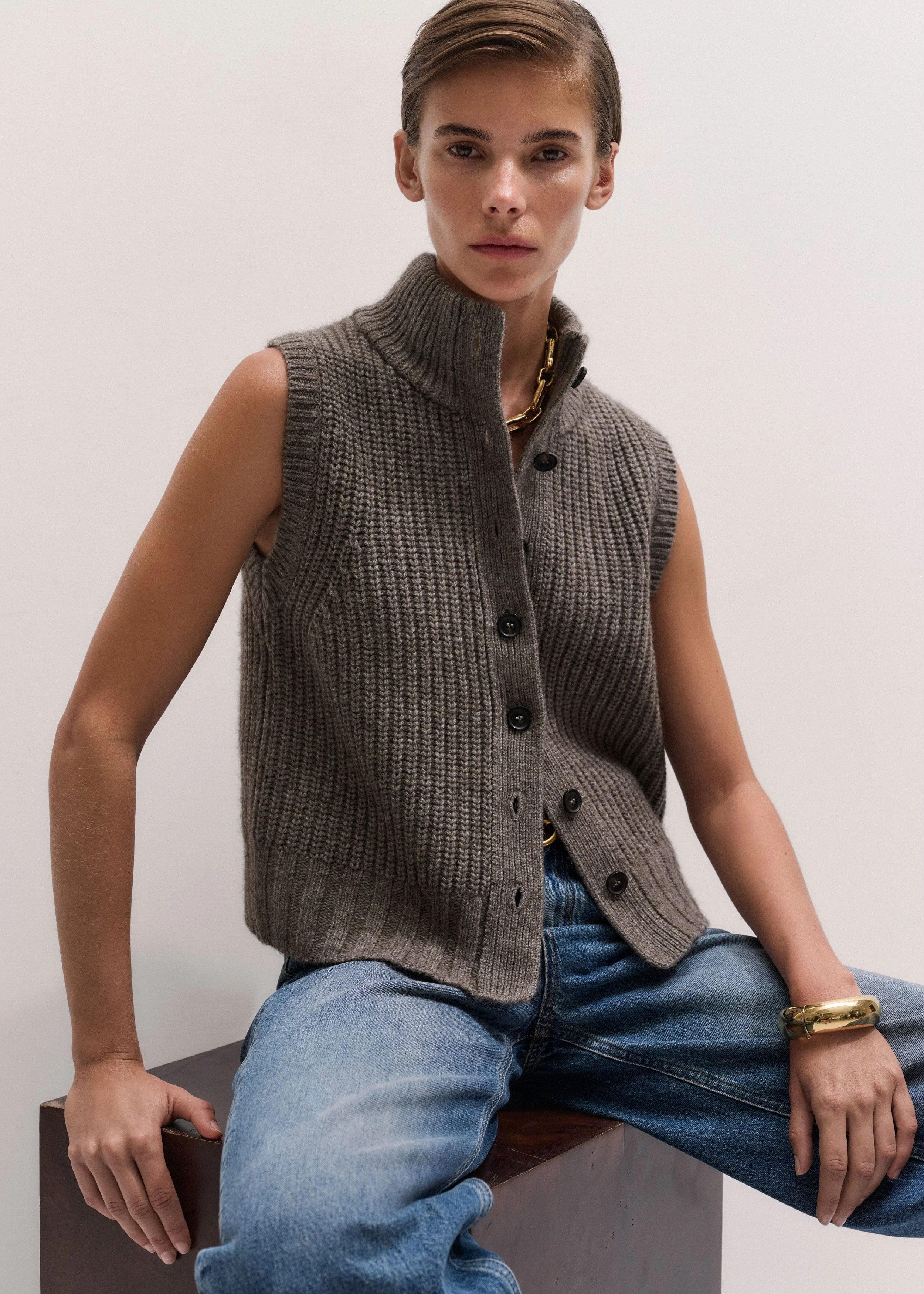 High Neck Straight Vest - 1