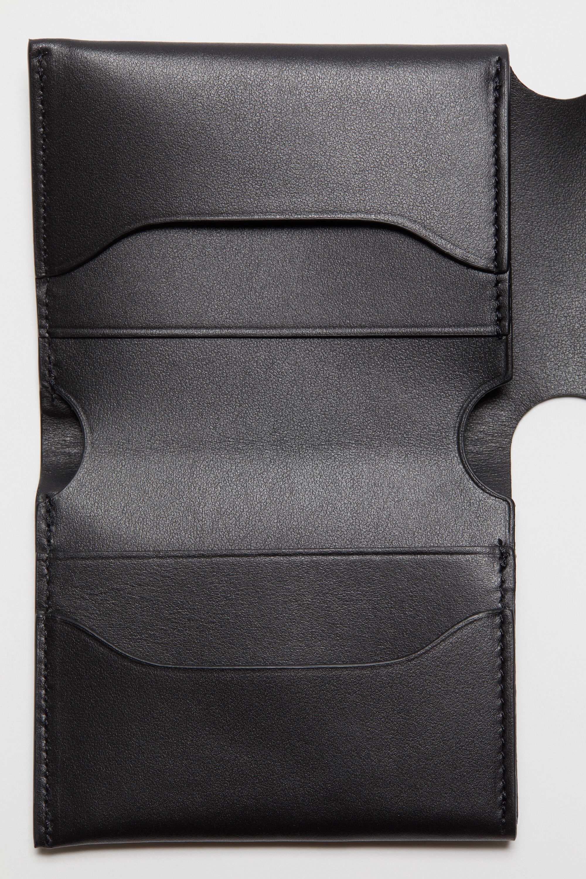 Leather trifold wallet - Black - 5