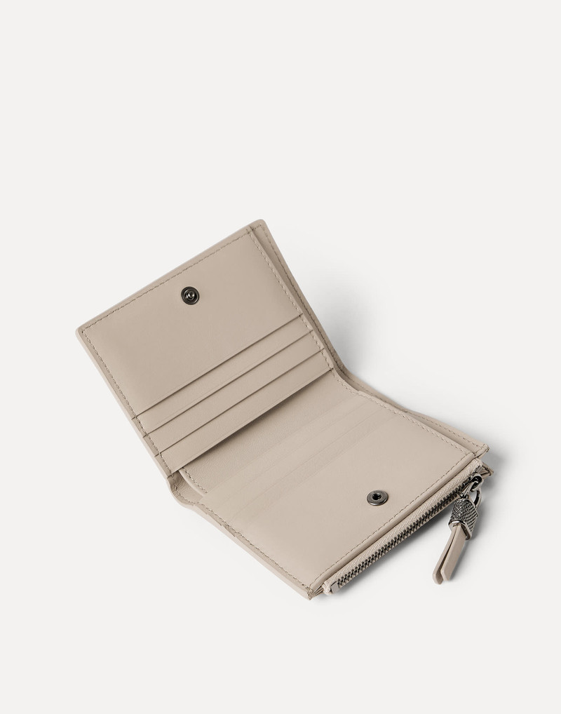 Calfskin compact wallet with shiny zipper pull 3