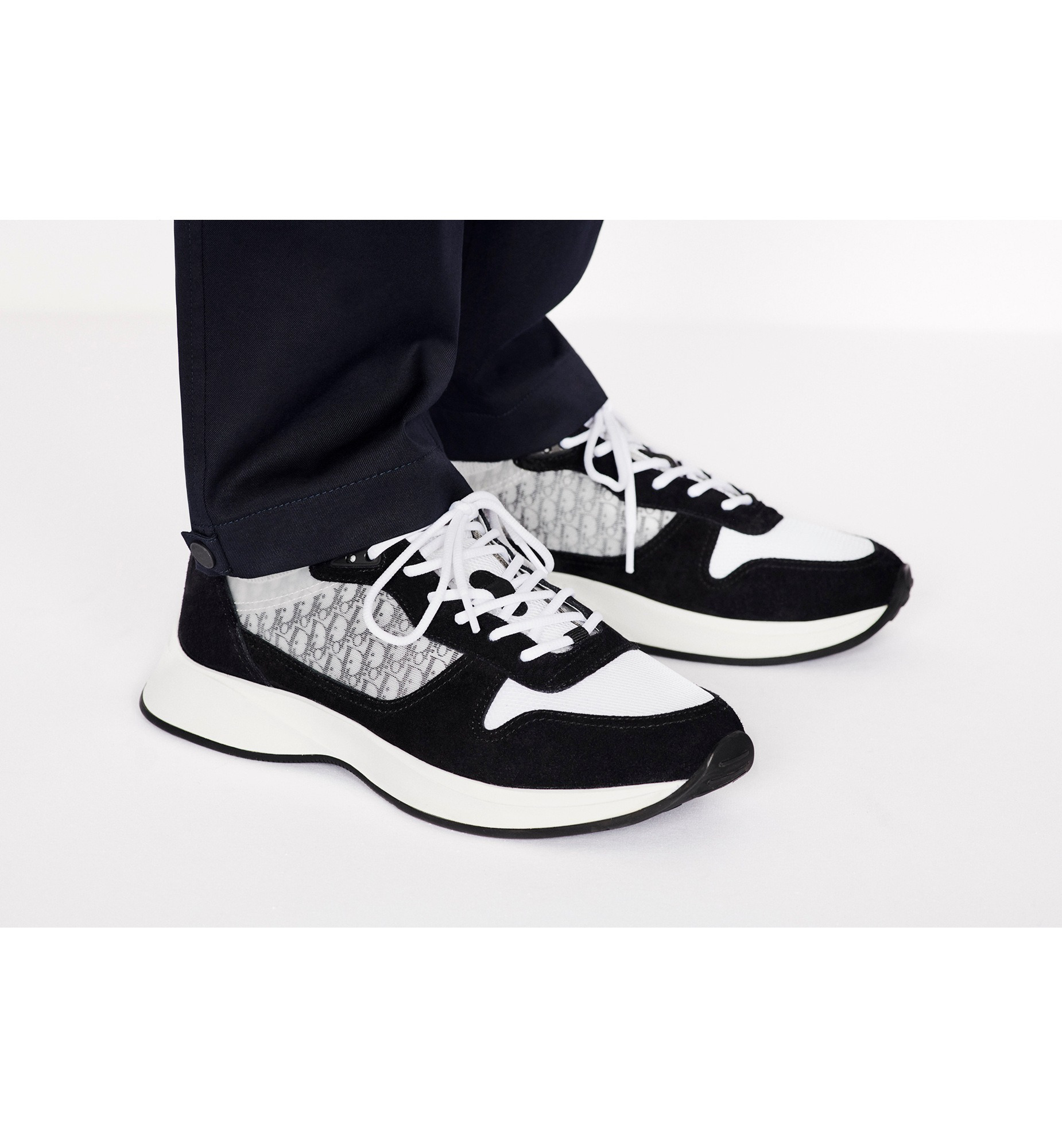 B25 Runner Sneaker - 9