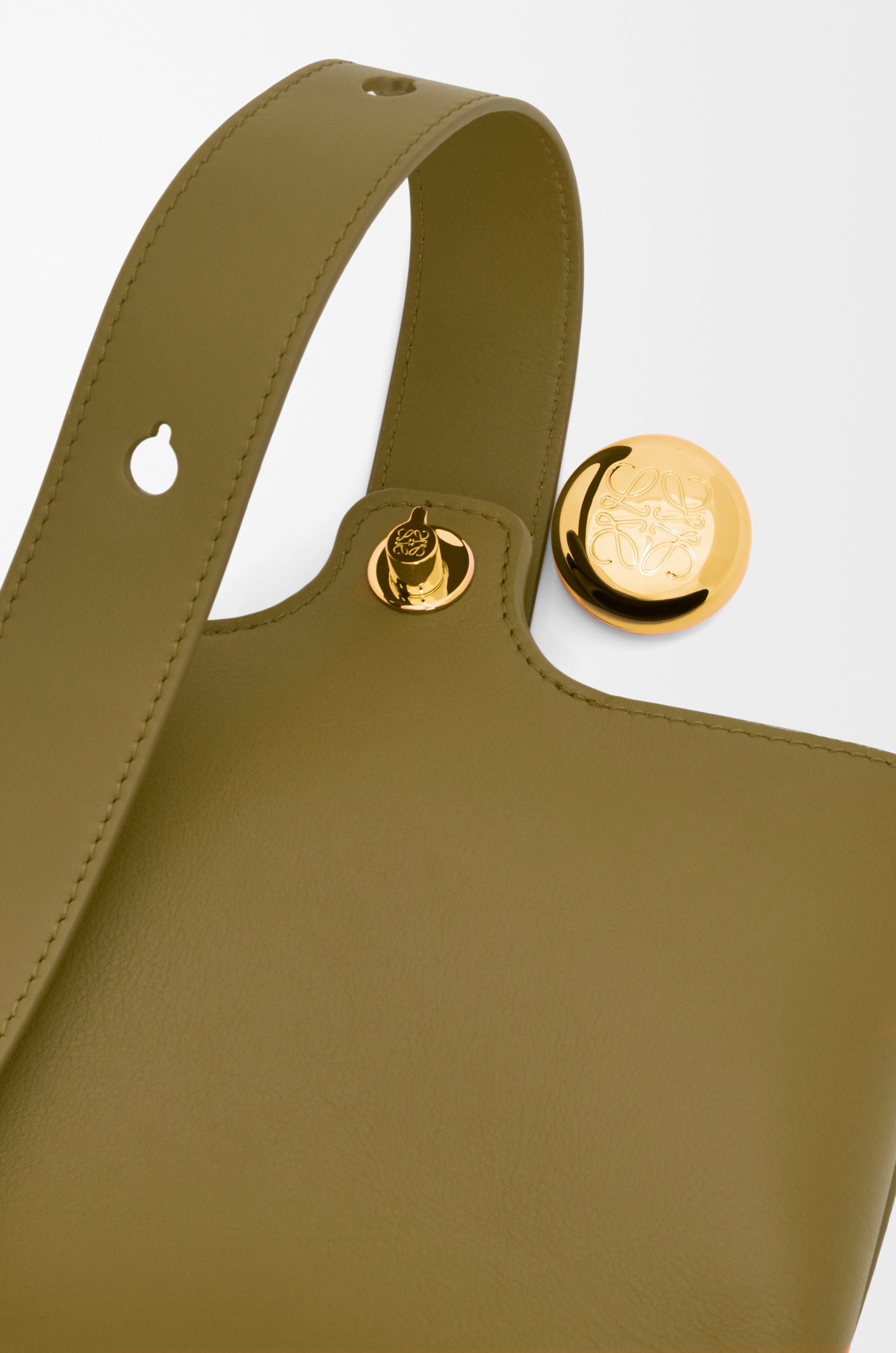 Mini Pebble Bucket bag in mellow calfskin - 8