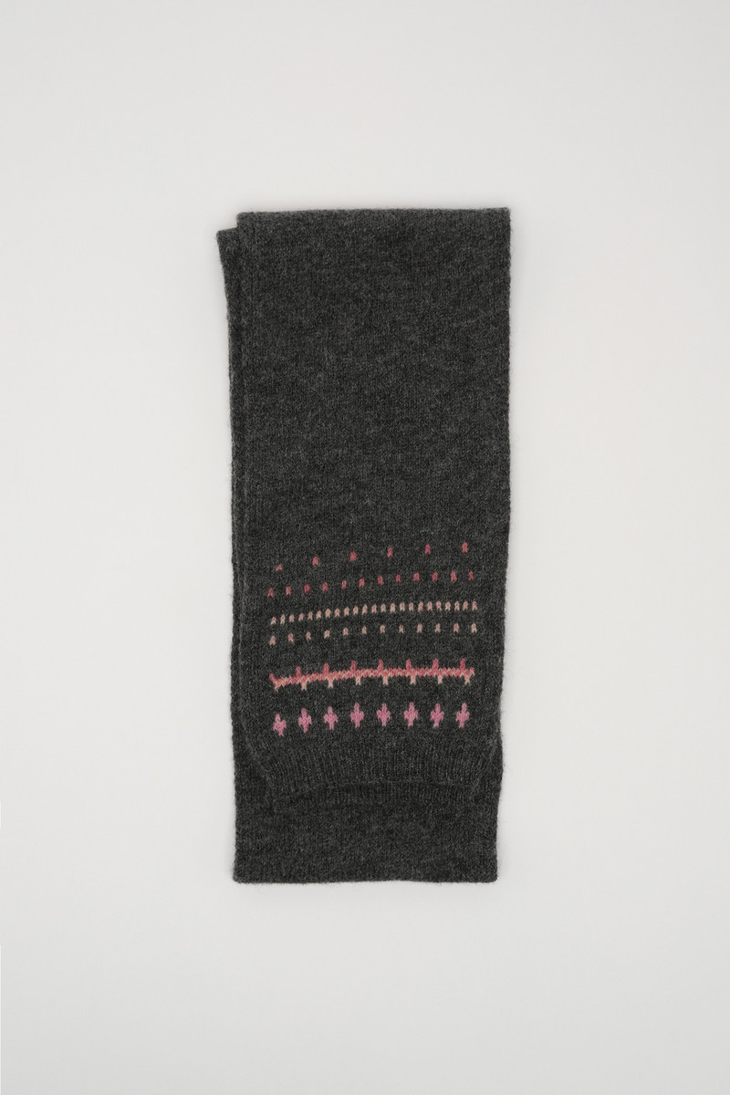 Floss Scarf Slate Grey Faux Isle 1