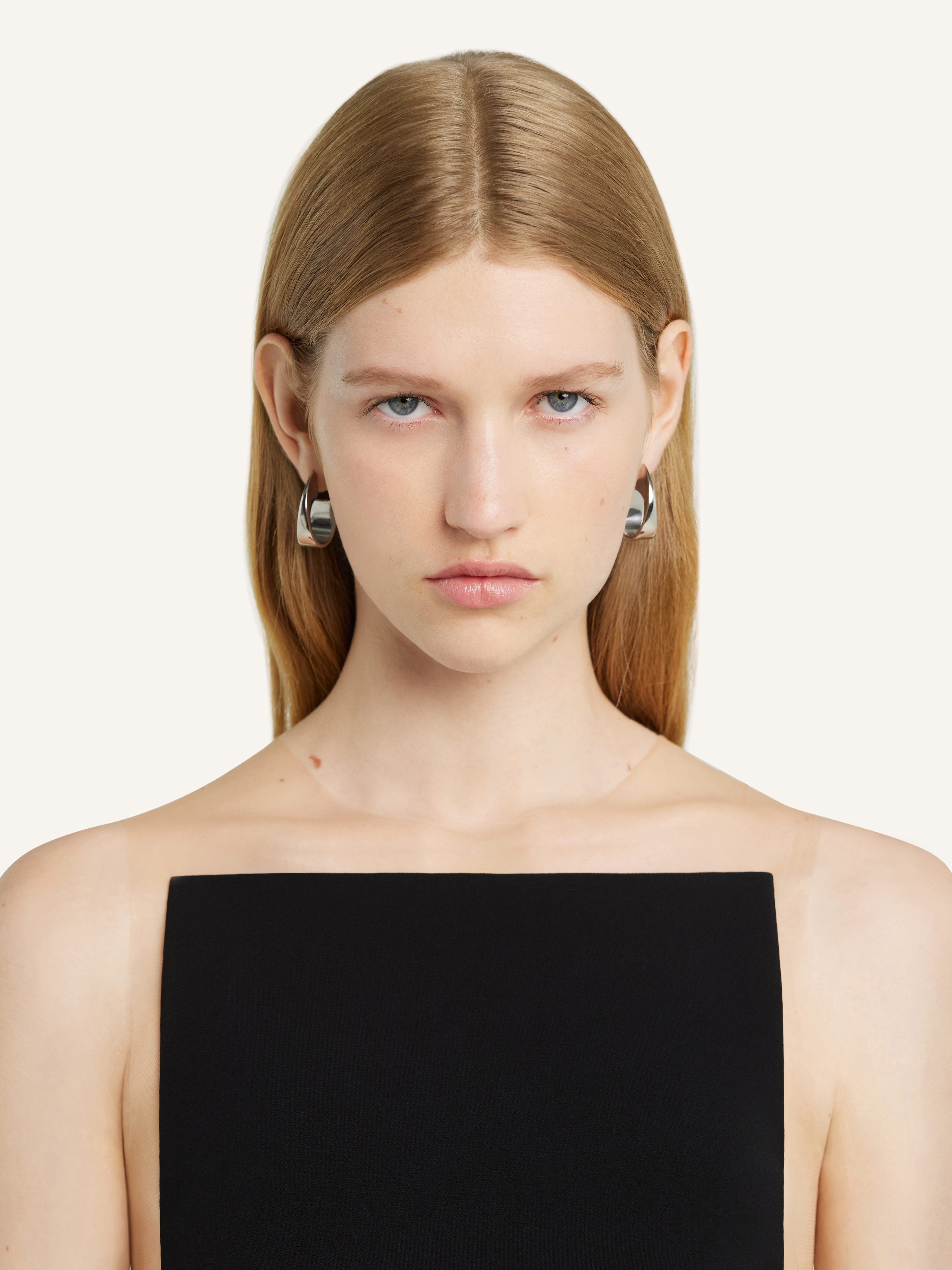 ONE CURVED EARRINGS - 5