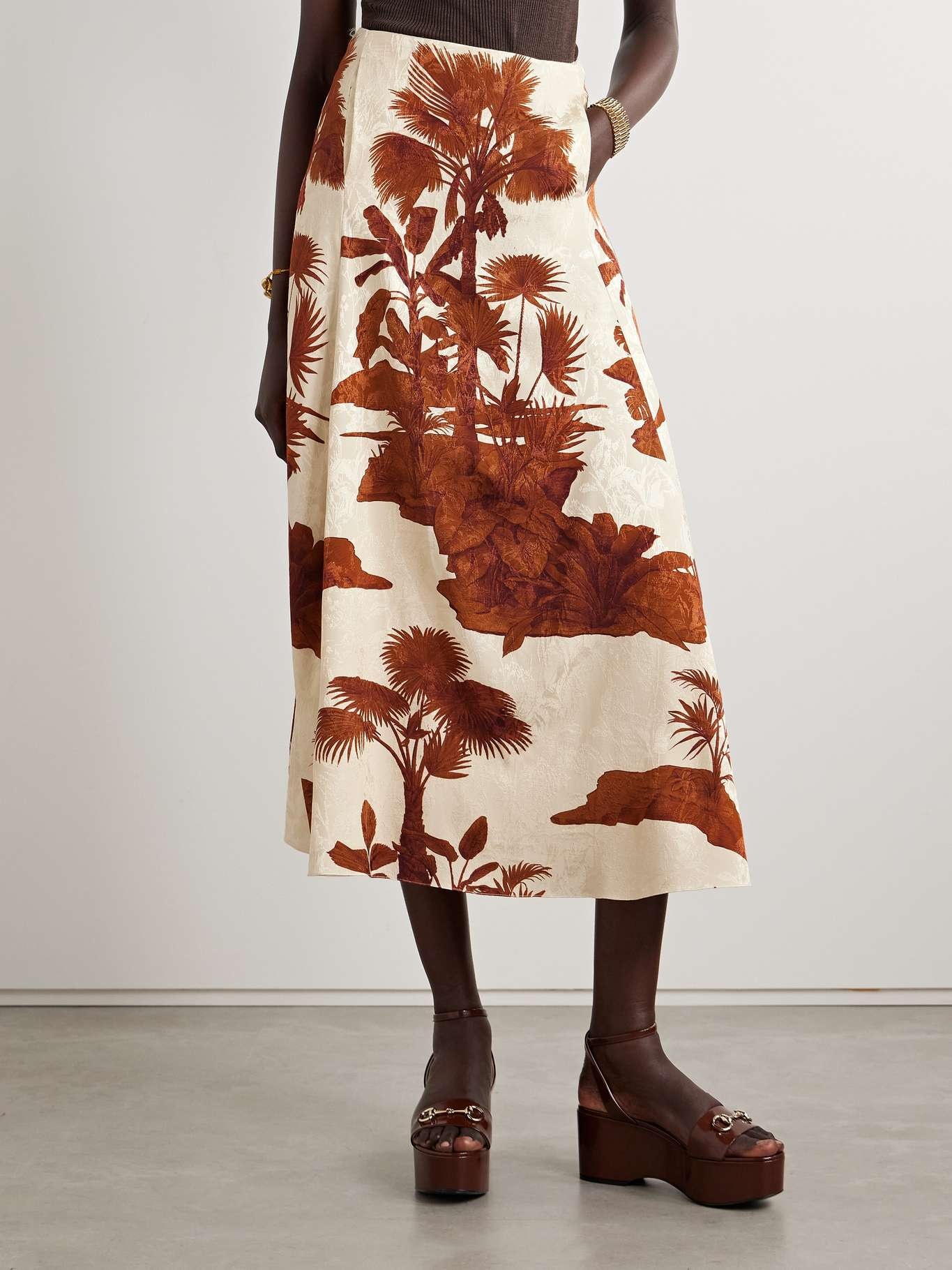 Encanto de Isla printed satin-jacquard maxi skirt - 3