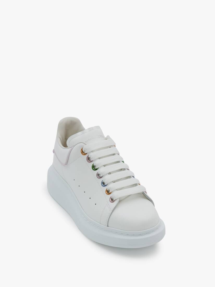 Oversized Sneaker in White - 2