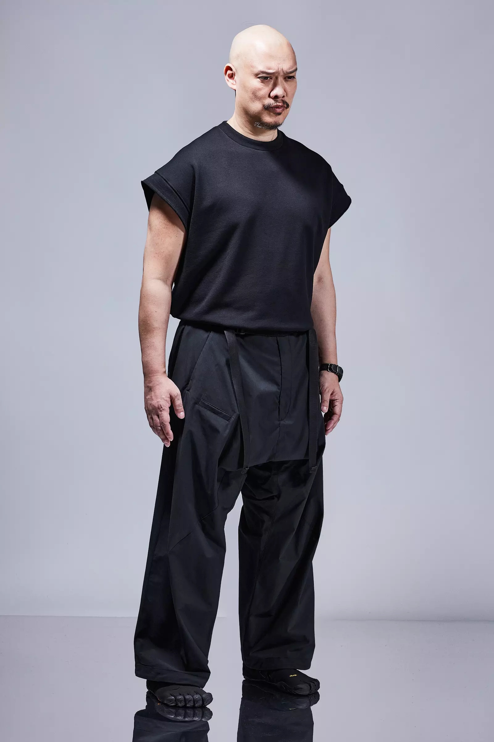 P30BL-E Encapsulated Nylon Ultrawide Drawcord Trouser Black - 4