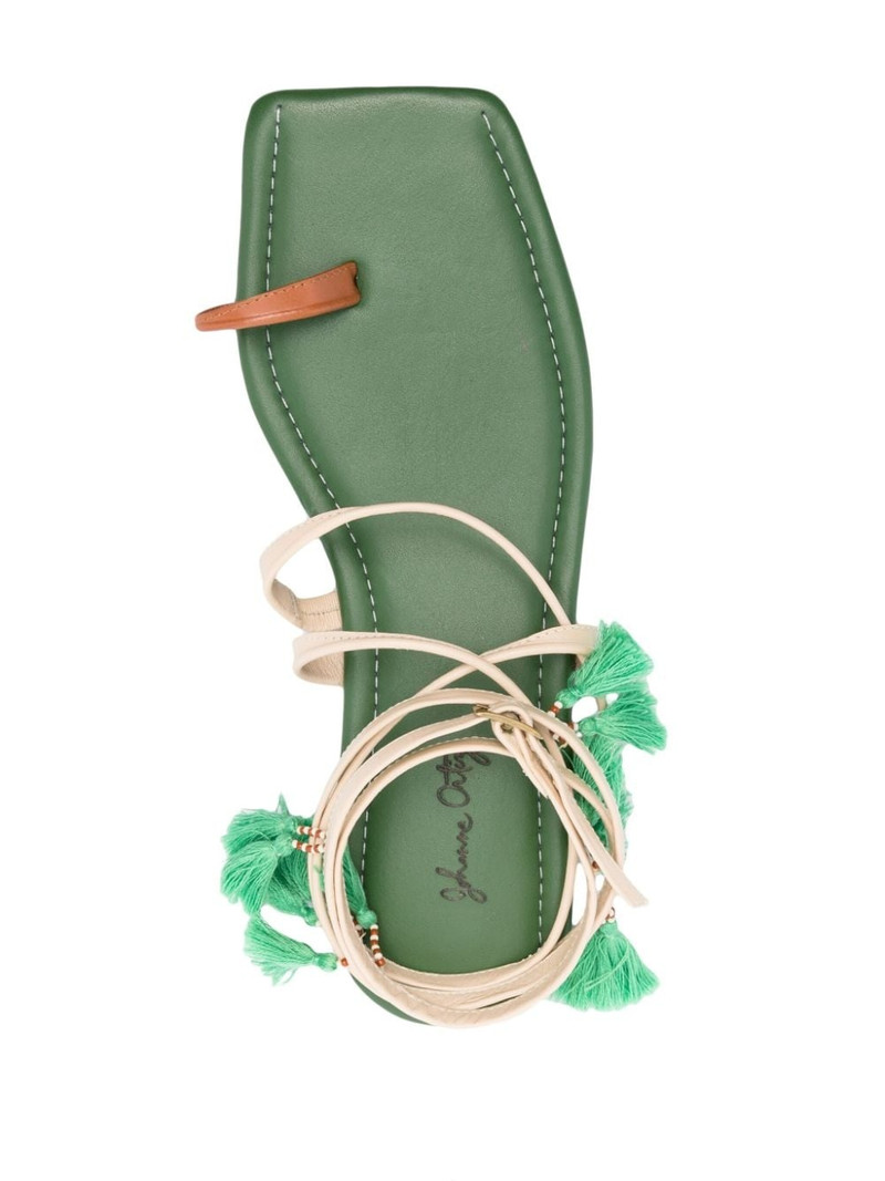 Conversando Con El Viento leather flat sandals 4