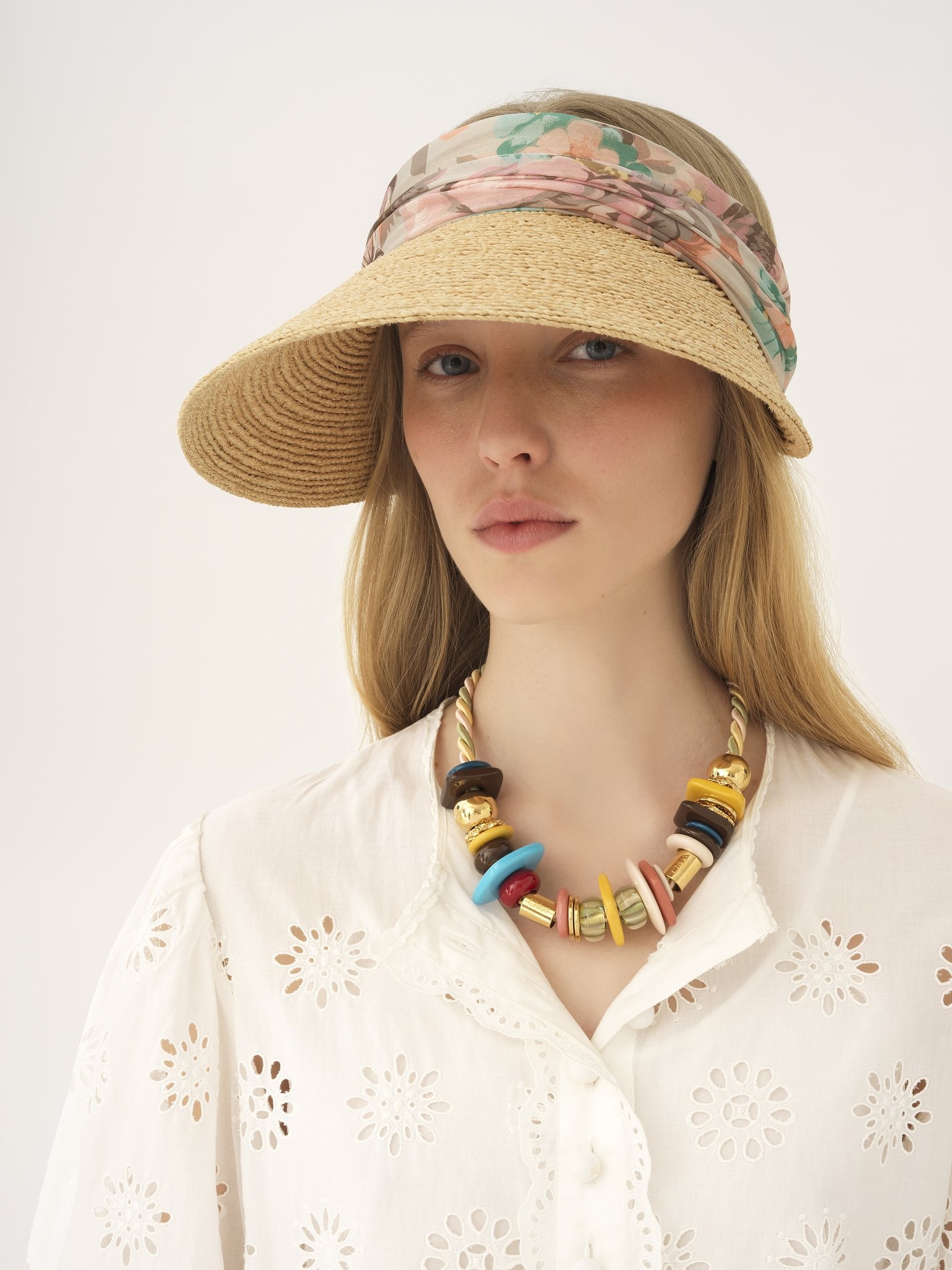 THE CHLOÉ VISOR IN RAFFIA - 2