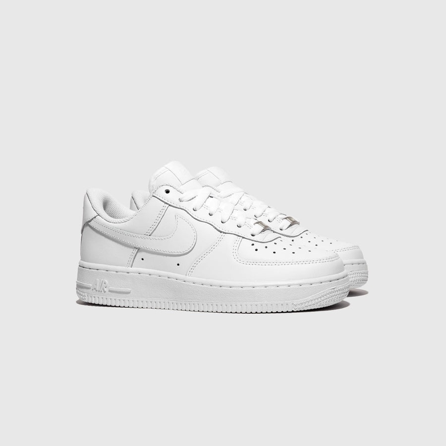 Nike WMNS AIR FORCE 1 '07 "TRIPLE WHITE '21" outlook