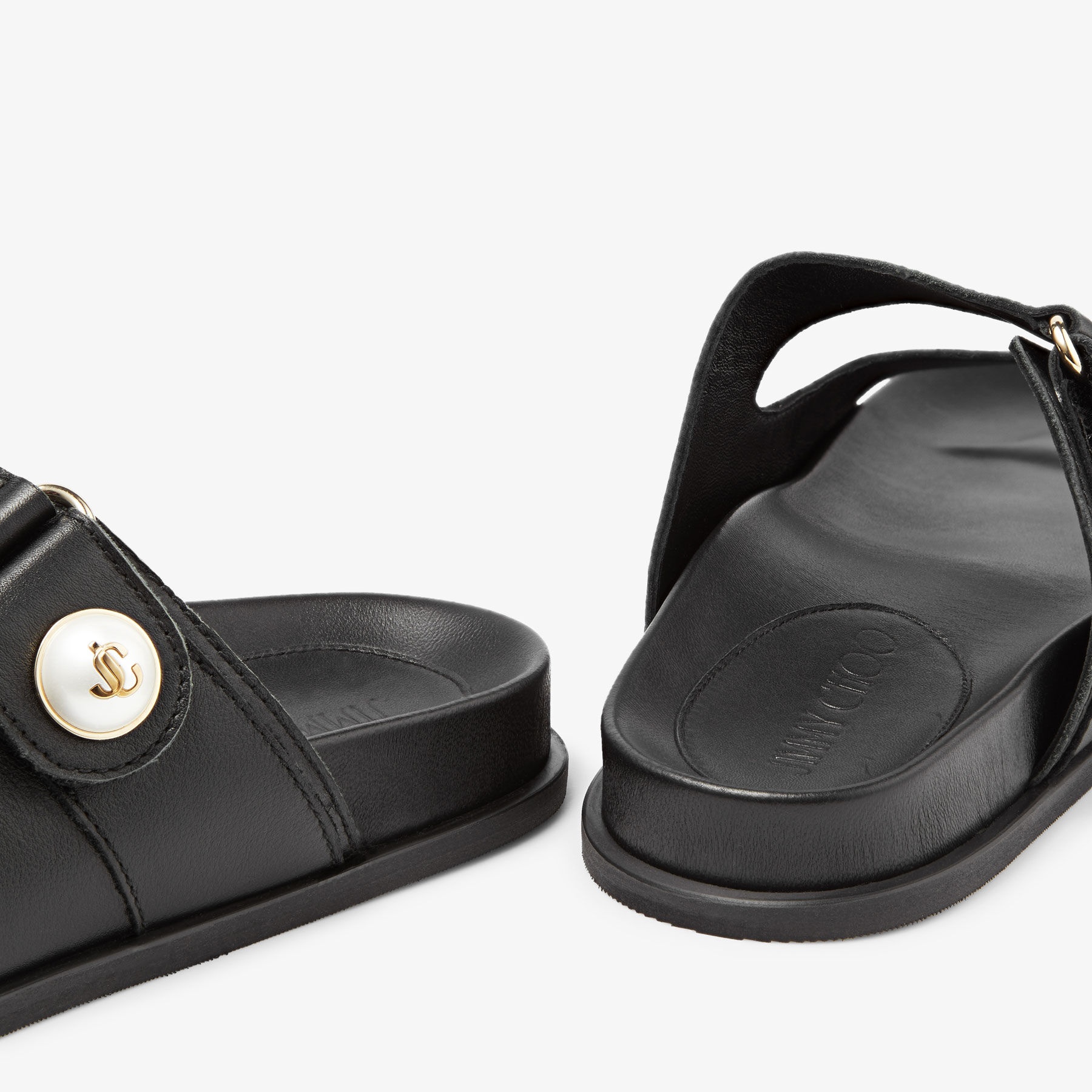 Fayence Sandal
Black Leather Flat Sandals with Pearl Embellishment - 3