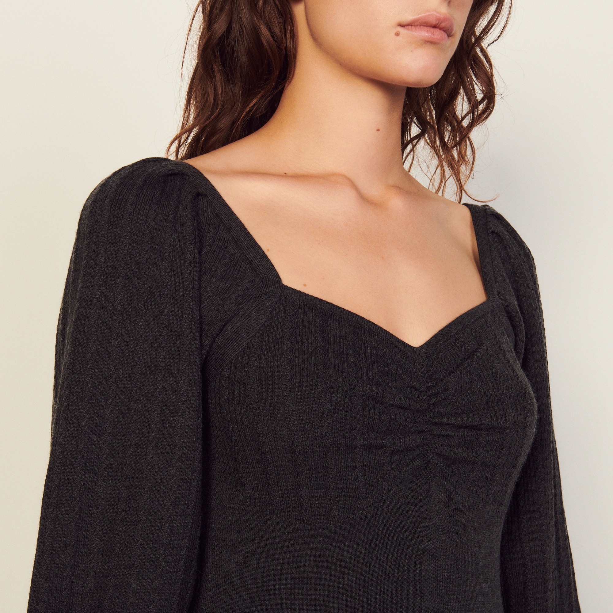 Cropped sweater with sweetheart neckline - 5