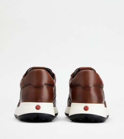 Tod's SNEAKERS IN LEATHER - BROWN outlook
