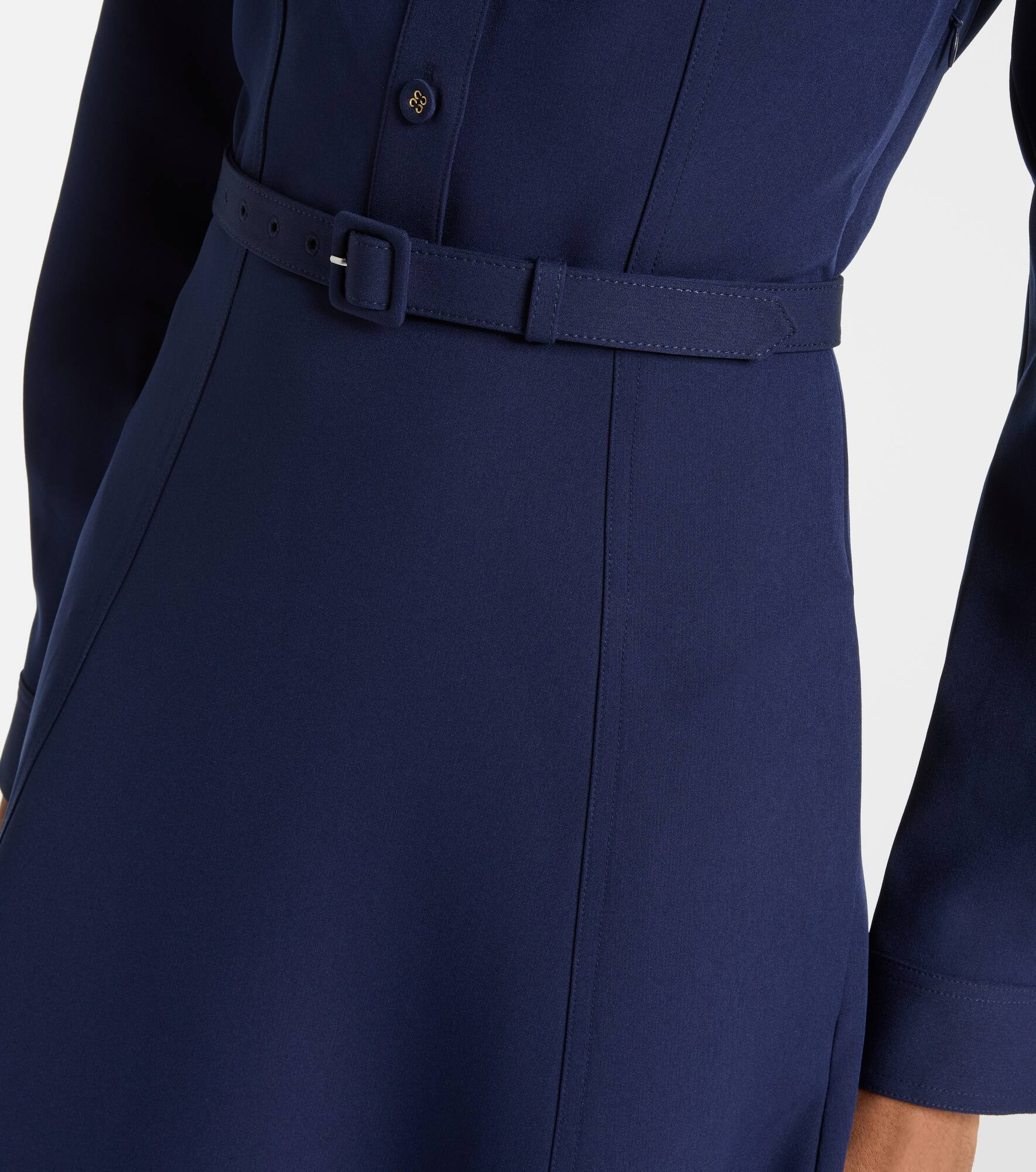Belted crêpe shirt dress - 5