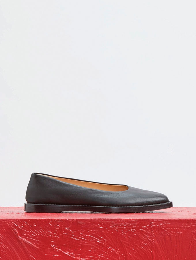 Kati Ballerina Flat Shoe in Black Leather - 5