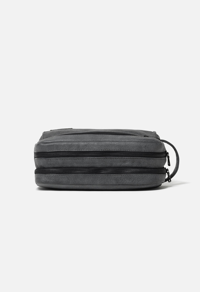 LEATHER DOPP KIT 4