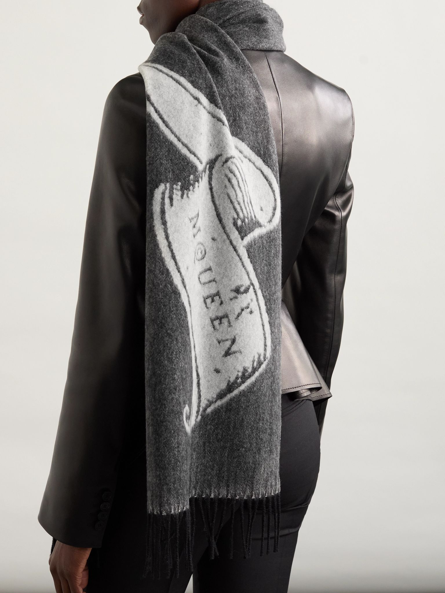 Fringed cashmere and wool-blend jacquard scarf Black - 2