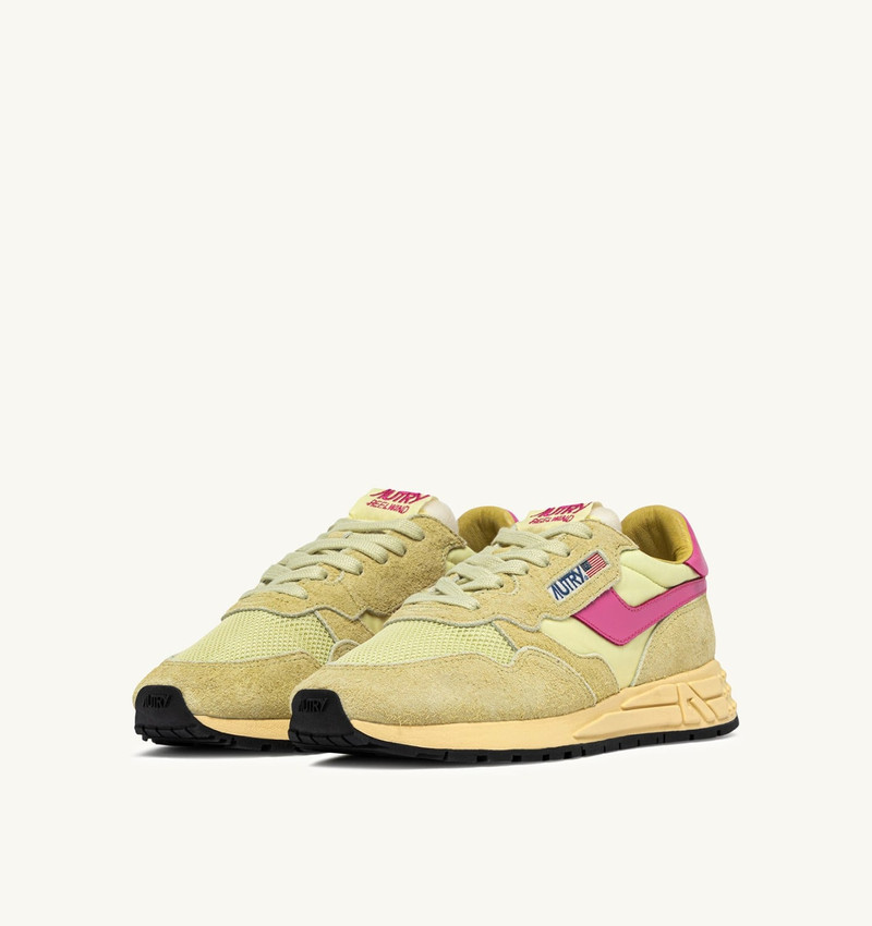 AUTRY REELWIND LOW SNEAKERS IN STRAW AND CHATEAU ROSE NYLON AND SUEDE outlook