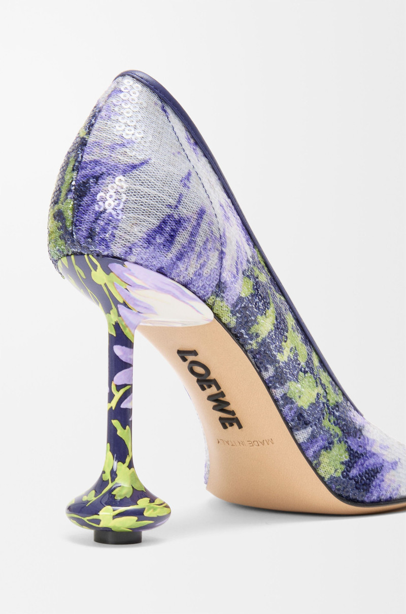 Toy pump in sequins 4