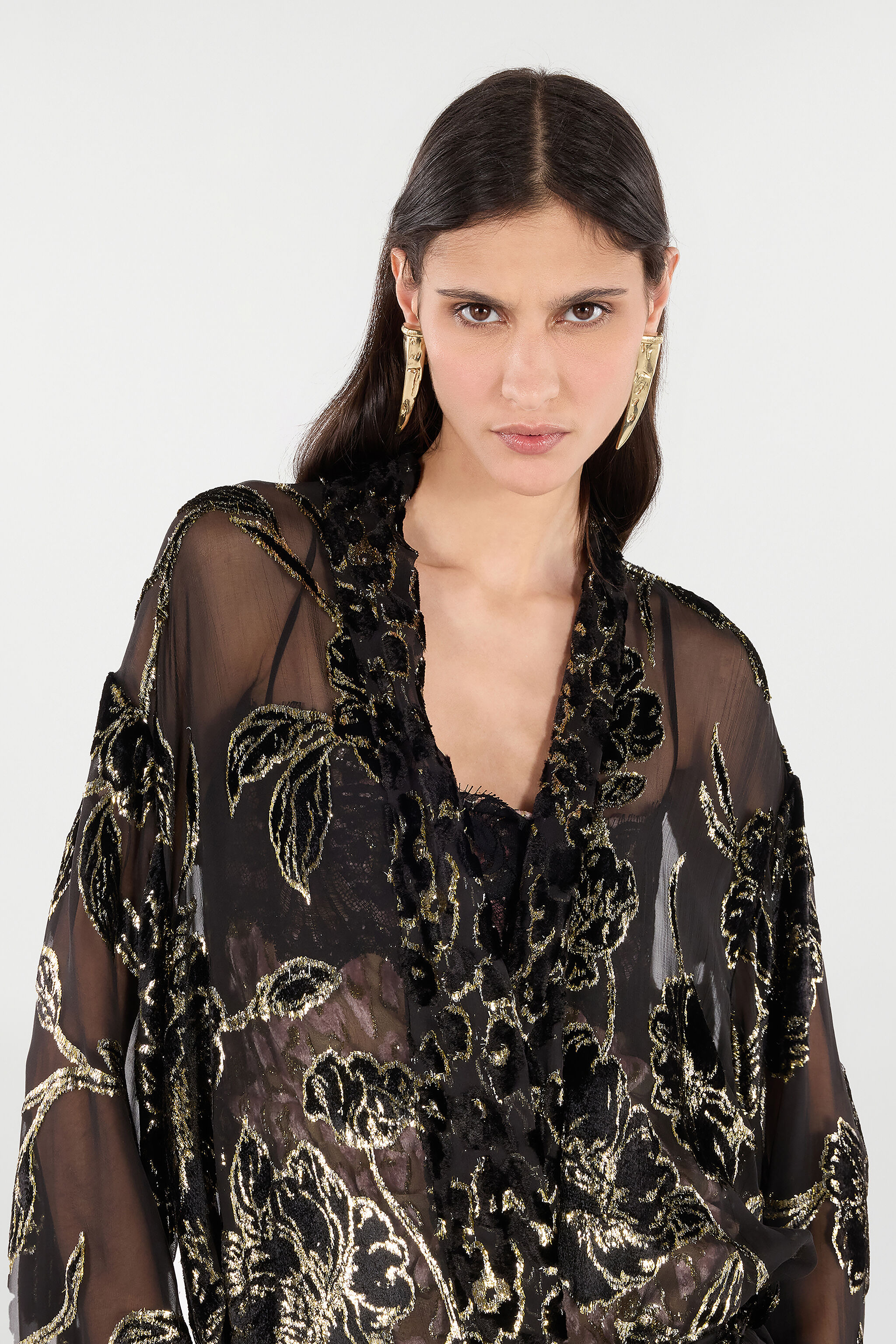 See-Through Robe With Floral Pattern - 6