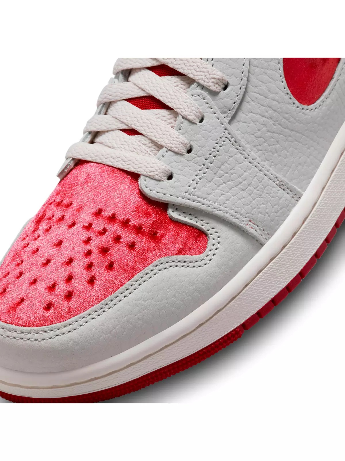 1 Zoom CMFT 2 "Valentines Day" Women's Shoe - 7