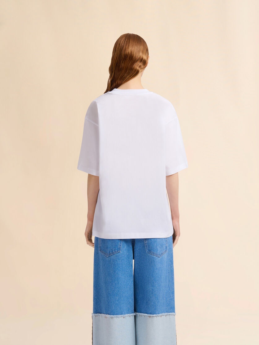 WHITE COTTON T-SHIRT WITH DAISY GARDEN PRINT - 3