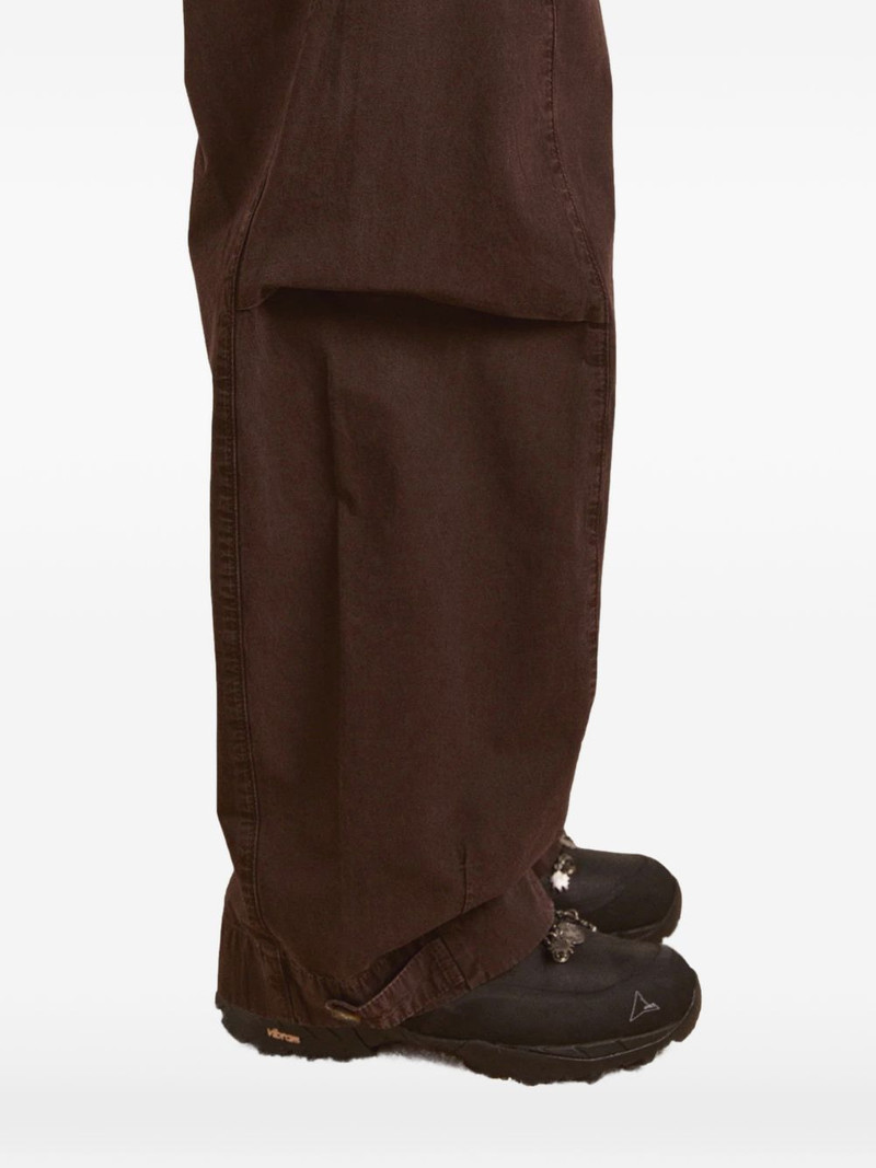 button-fastening trousers 4