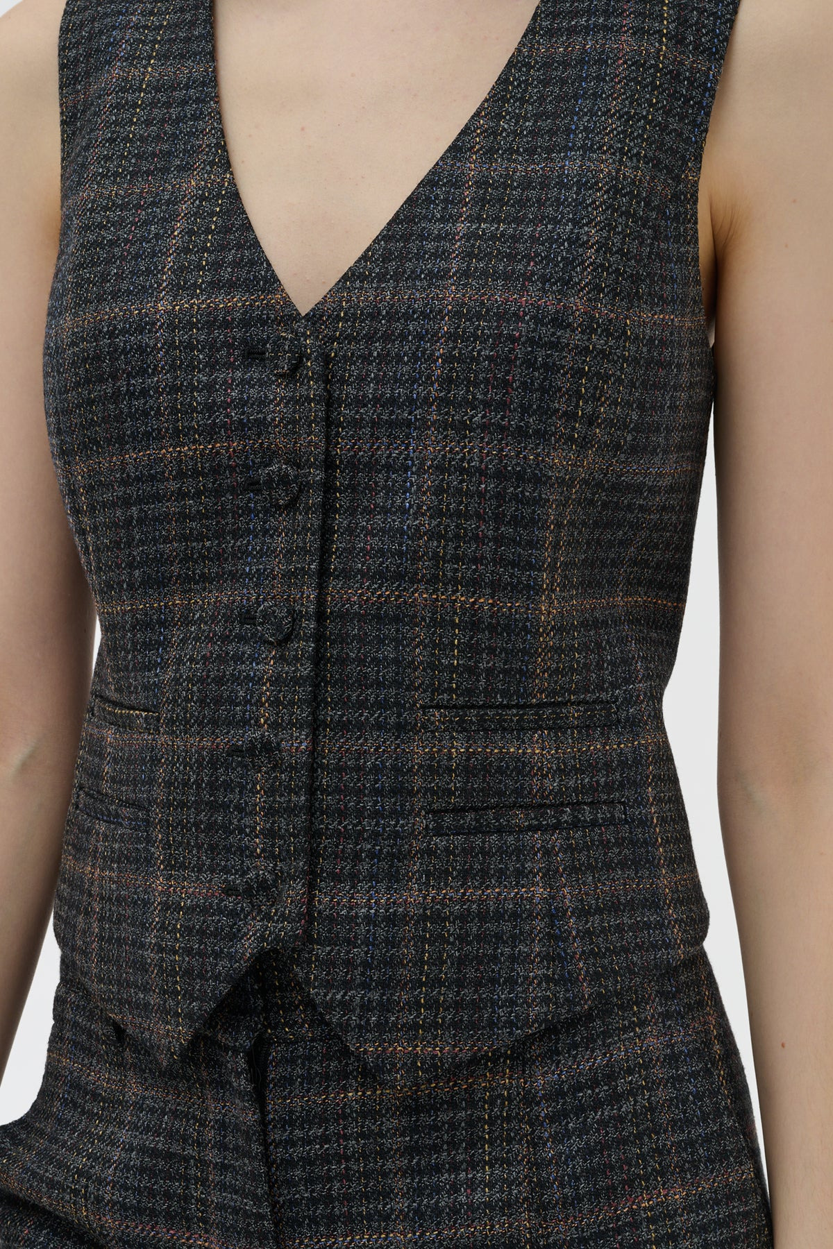 Coleridge Vest in Charcoal Multi Wool Silk Clubcheck Plaid - 6