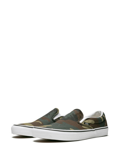 Vans Classic slip-on sneakers outlook