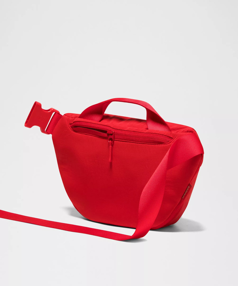 Lunar New Year Curved Crossbody Bag 3L 4
