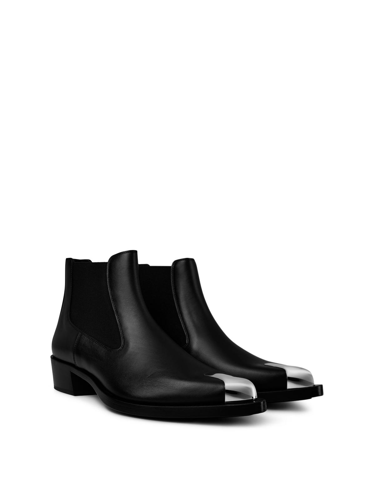 Alexander McQueen LEATHER BOOTS | cruisefashion | REVERSIBLE