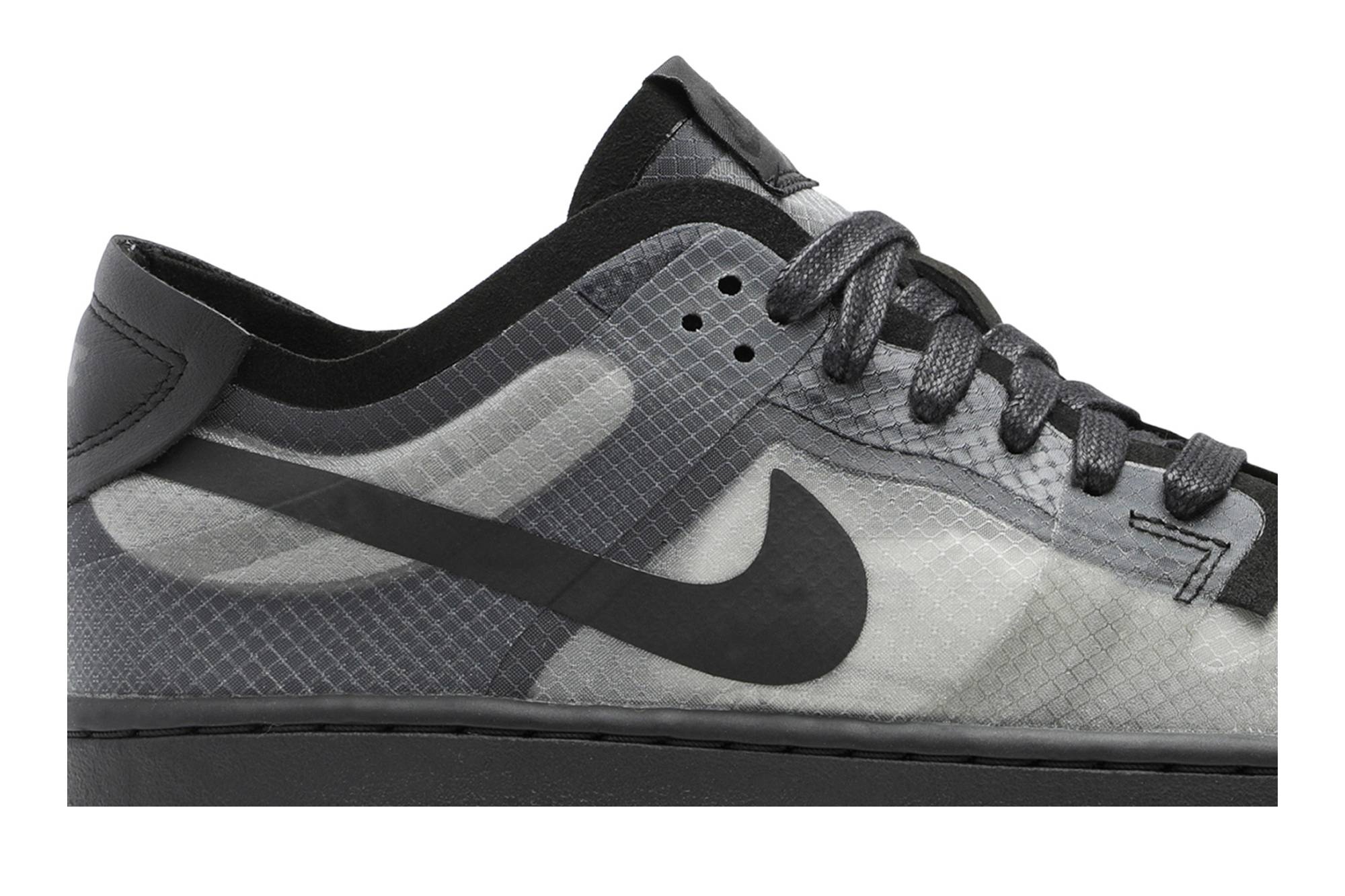 Comme des Garçons x Wmns Dunk Low 'Black Clear' - 2