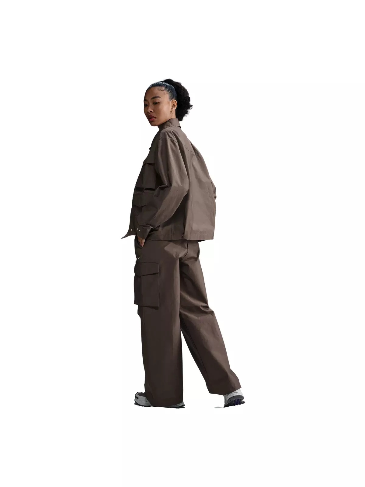 Women's Sportswear Everything Wovens Mid-Rise Cargo Pants - Brown - 4