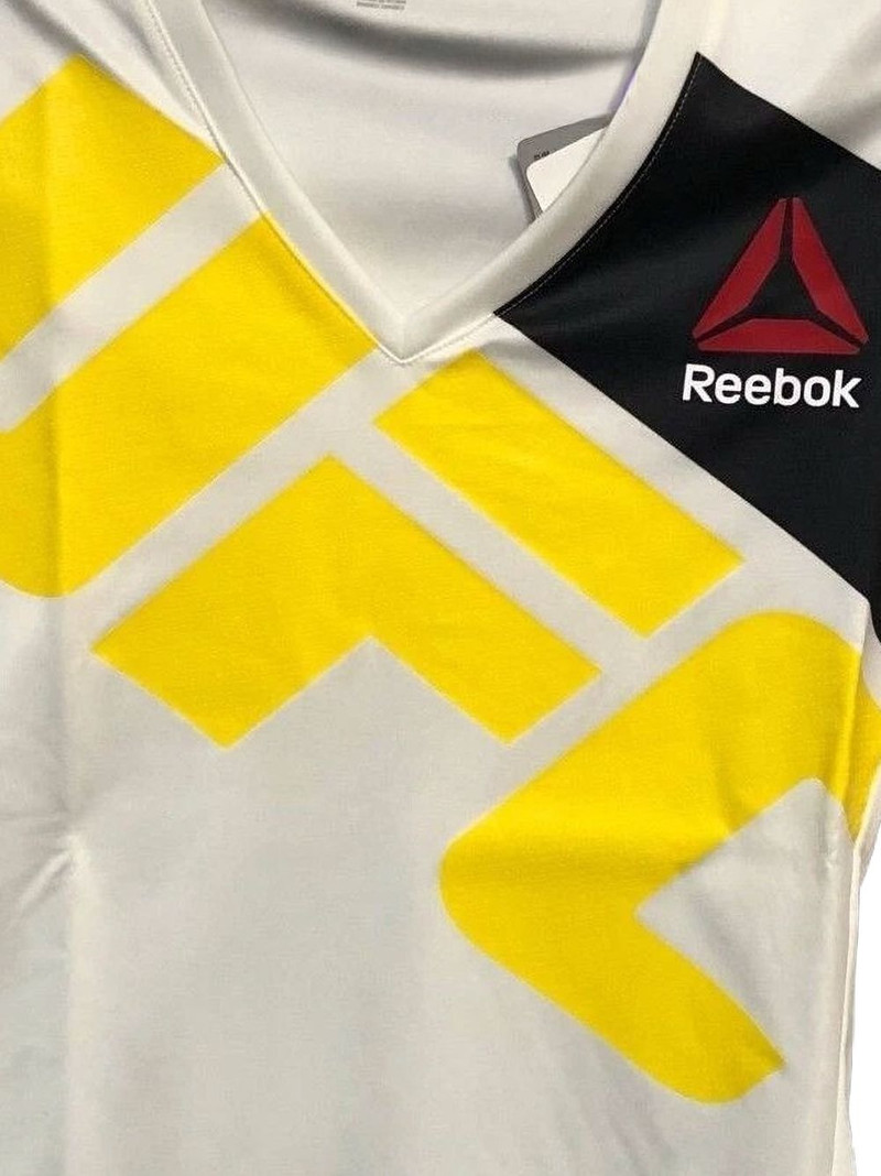 Reebok V-neck T-shirt outlook