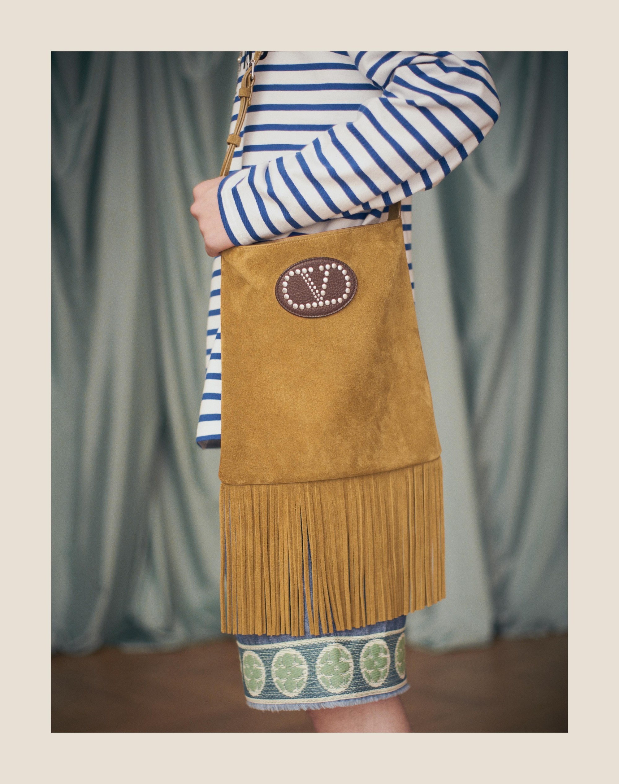 VALENTINO GARAVANI NELLCÔTE SUEDE SHOULDER BAG WITH FRINGES - 9