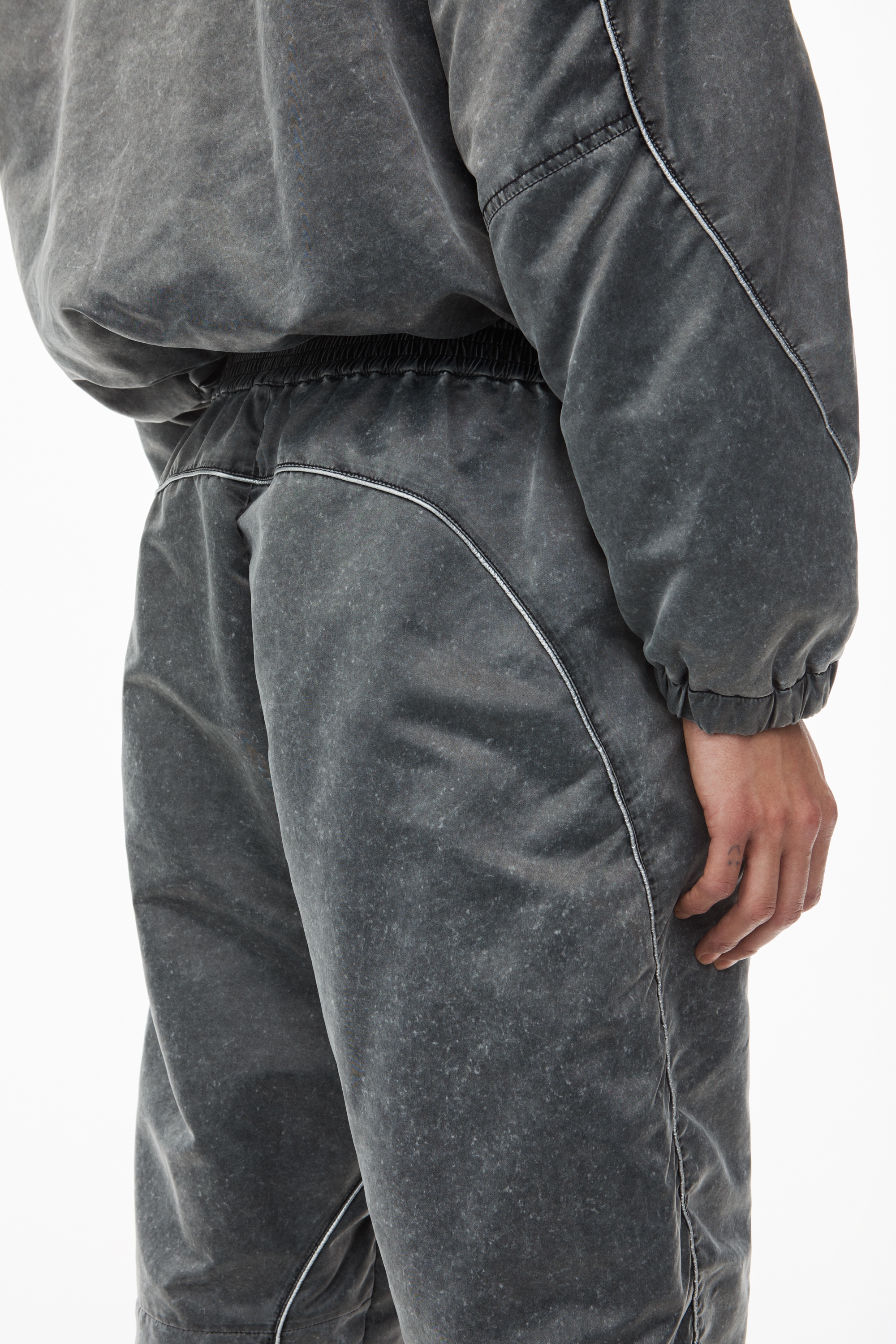 relaxed fit jogger pant with piped seams - 5