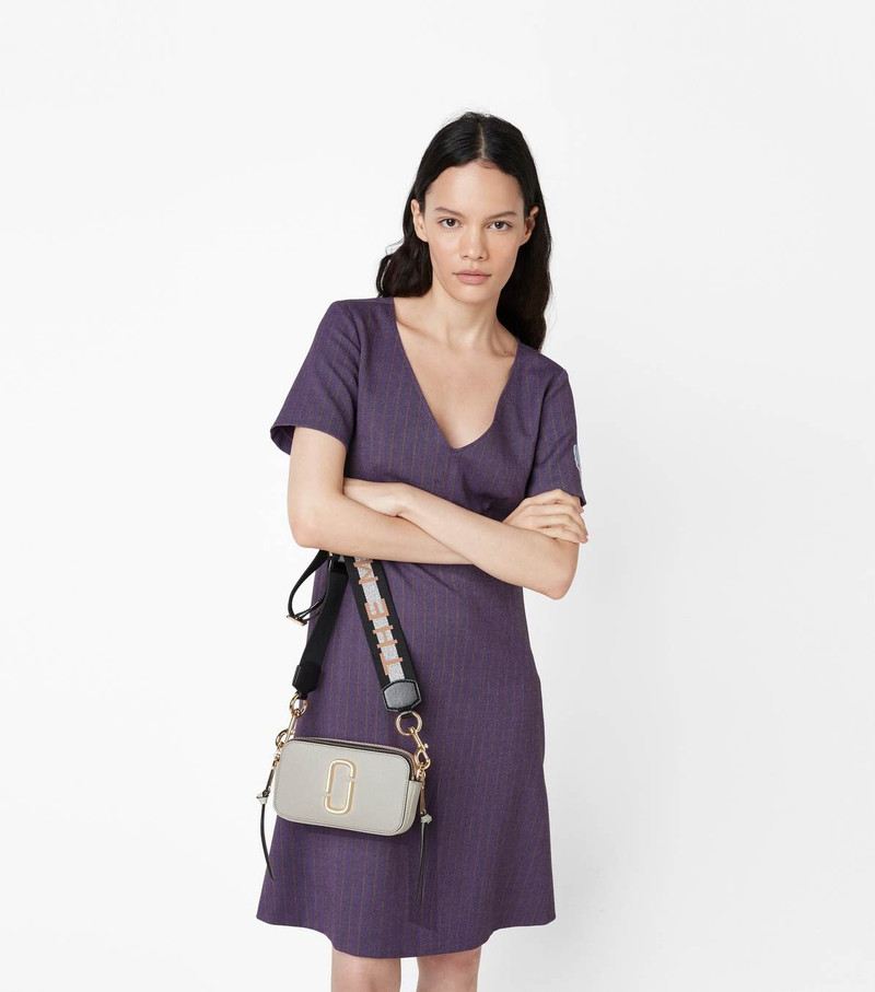 Marc Jacobs THE LOGO STRAP SNAPSHOT outlook