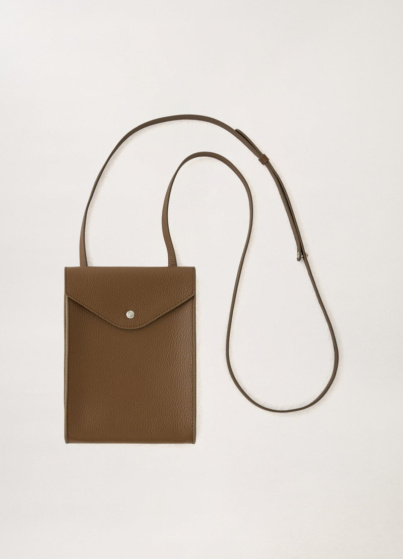 ENVELOPPE WITH STRAP
SOFT GRAINED LEATHER 3