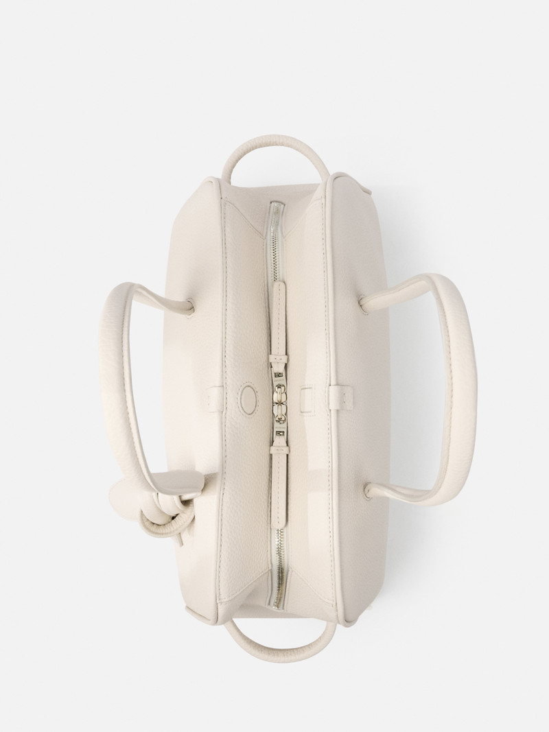 JACQUEMUS The Turismo outlook