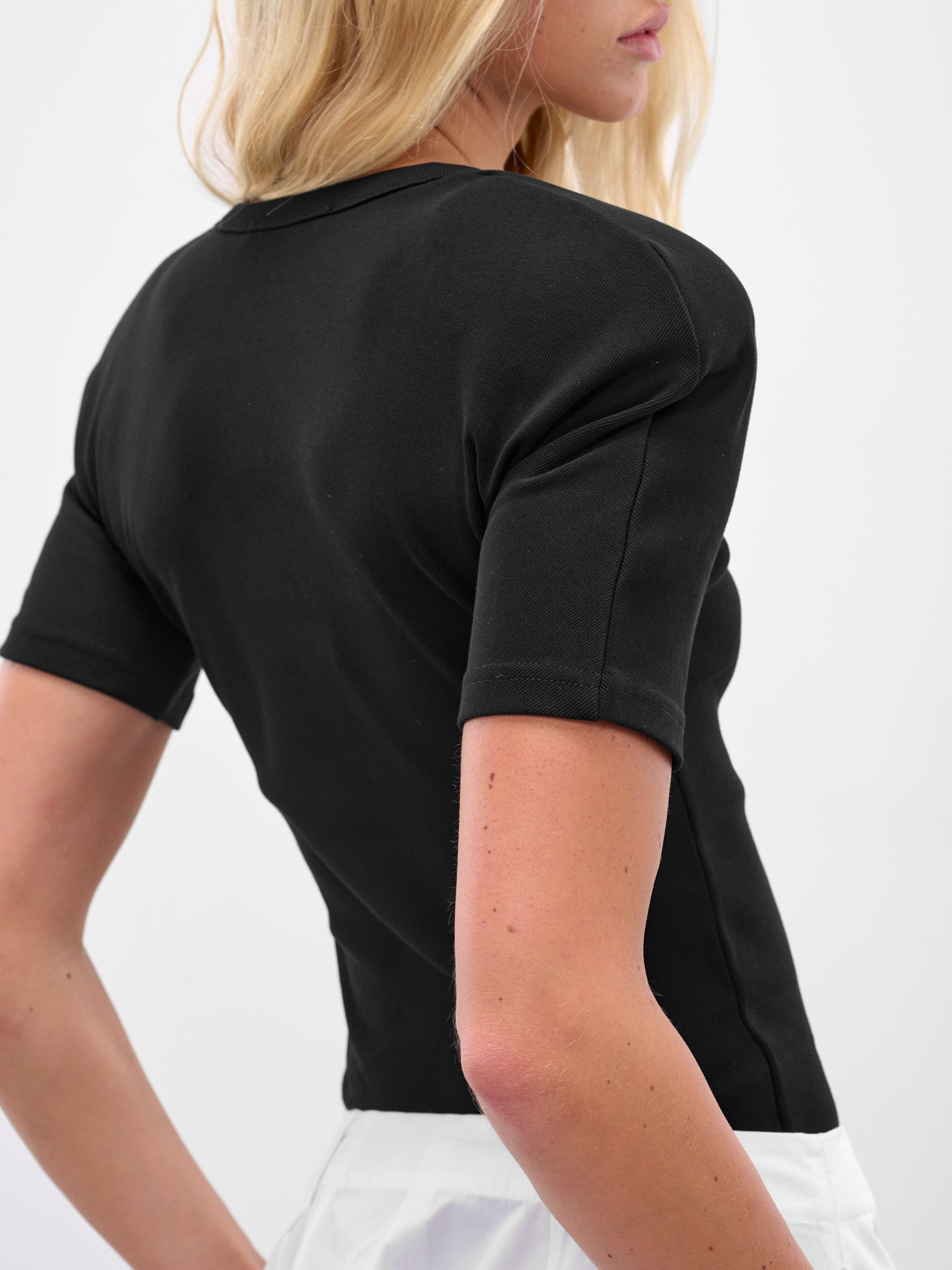 Black 'Le T-Shirt Ovalo' Tee - 4