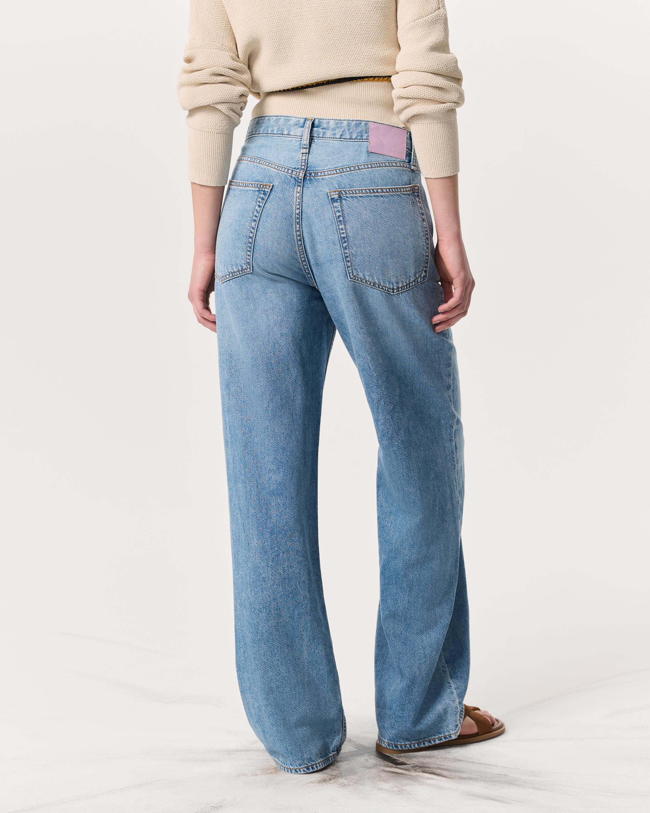 Featherweight Logan Wide-Leg - Audrey
Mid-Rise Featherweight Jean - 5