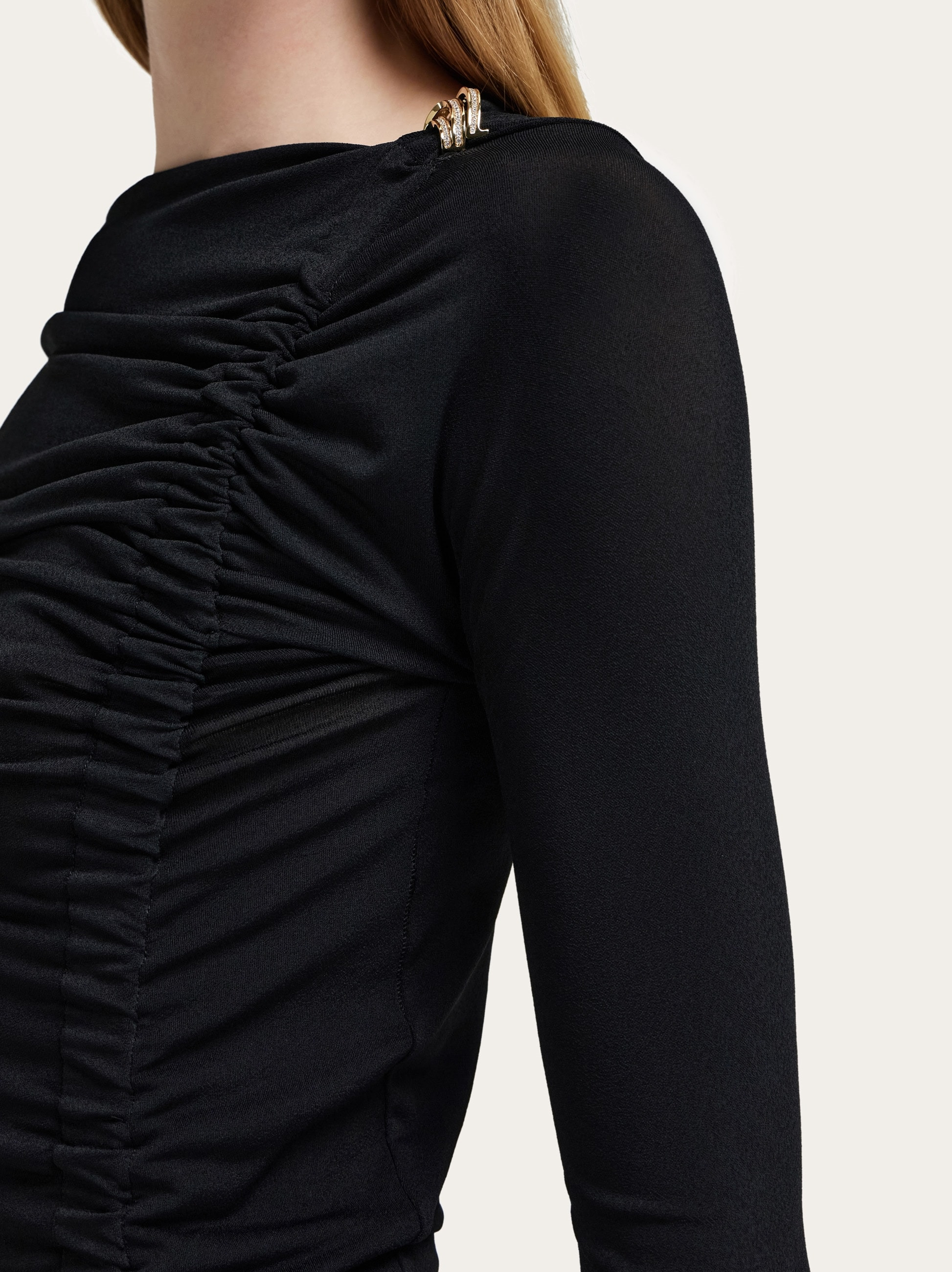 Boat neck dress with ruched detail - 5