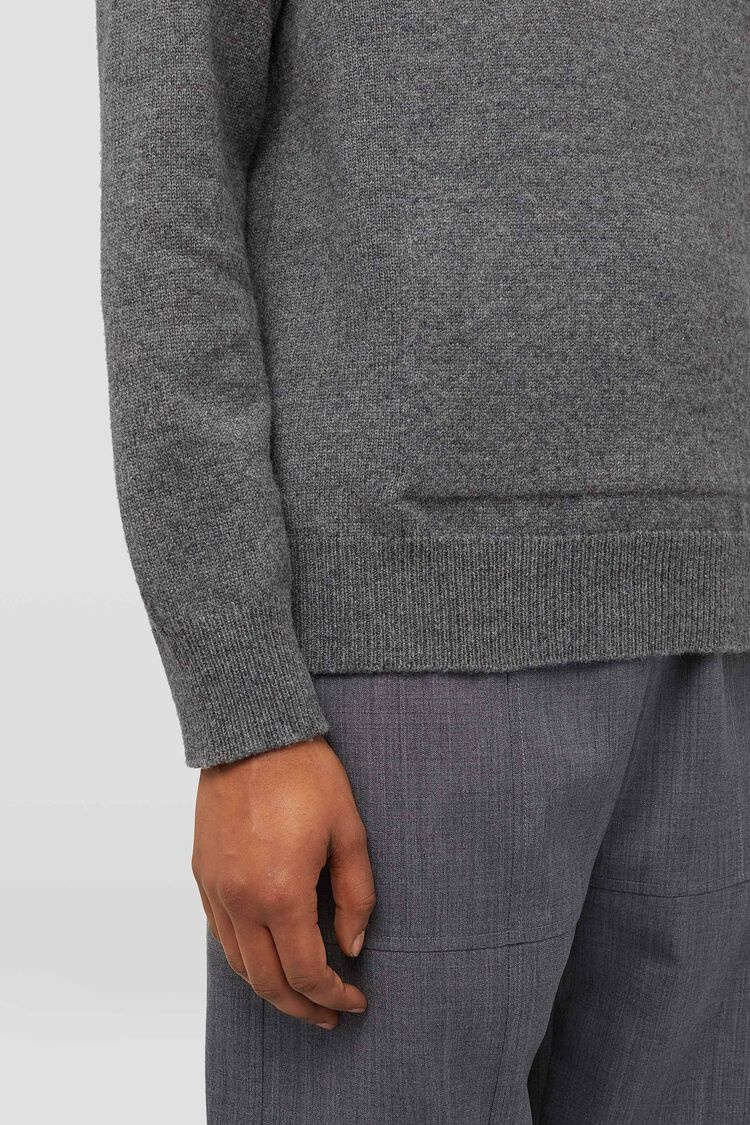 V-Neck Sweater - 6